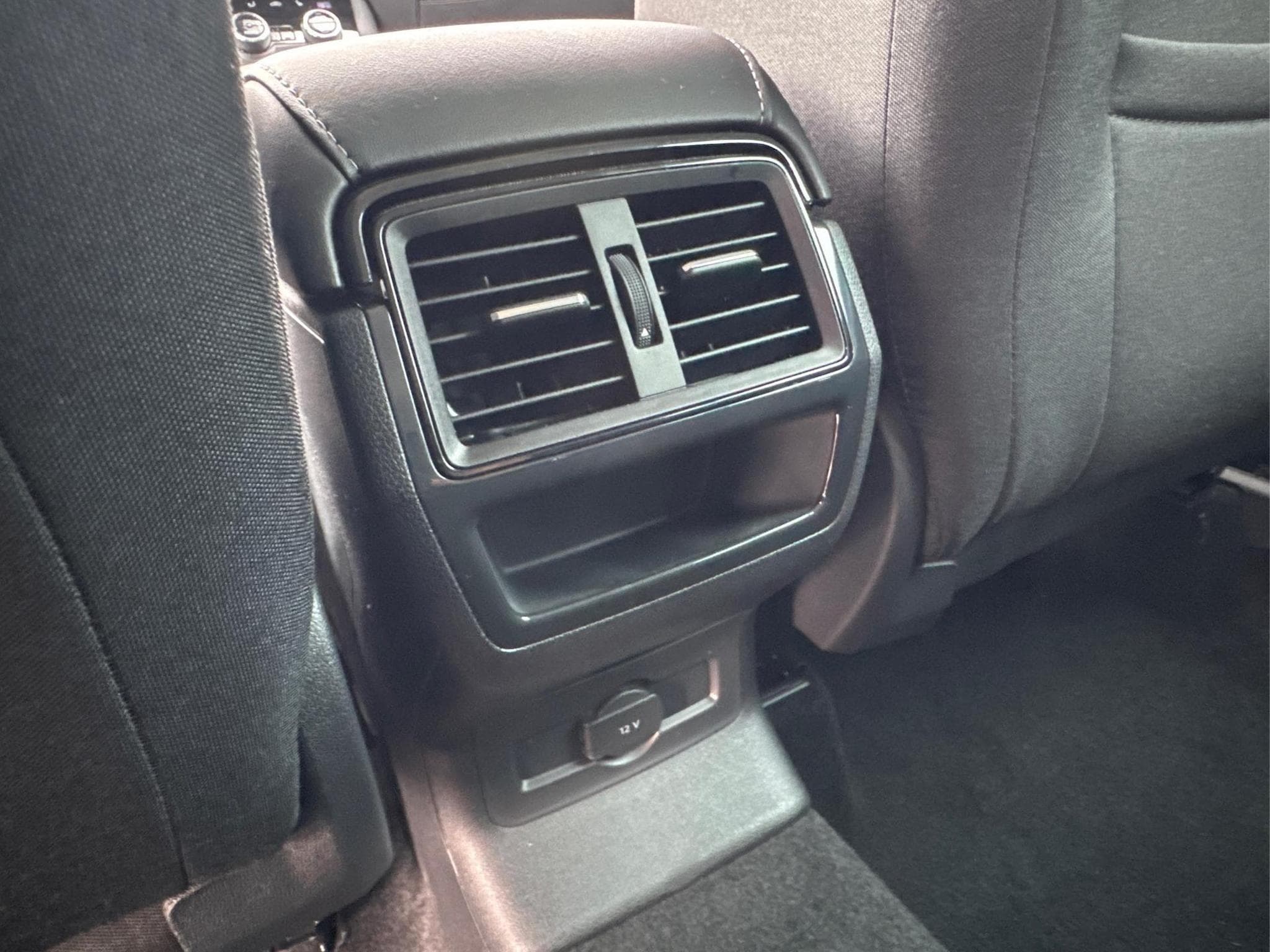 Skoda Karoq Selection (2025) - Foto 24