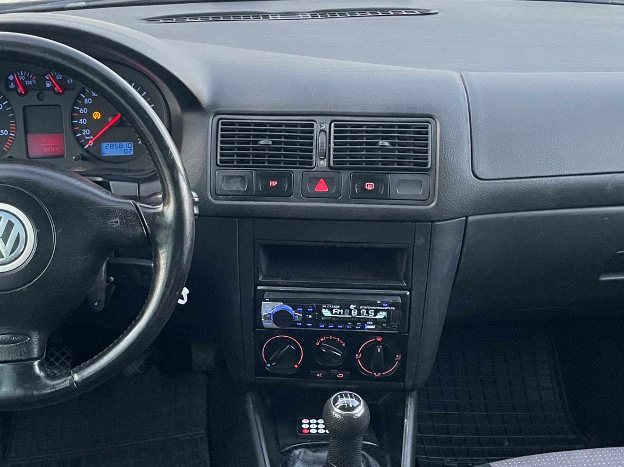 VW Golf Spécial (2002) - Photo 2