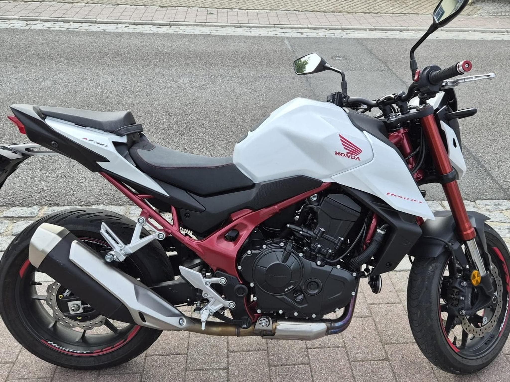 Honda Hornet (2023) - Photo 2