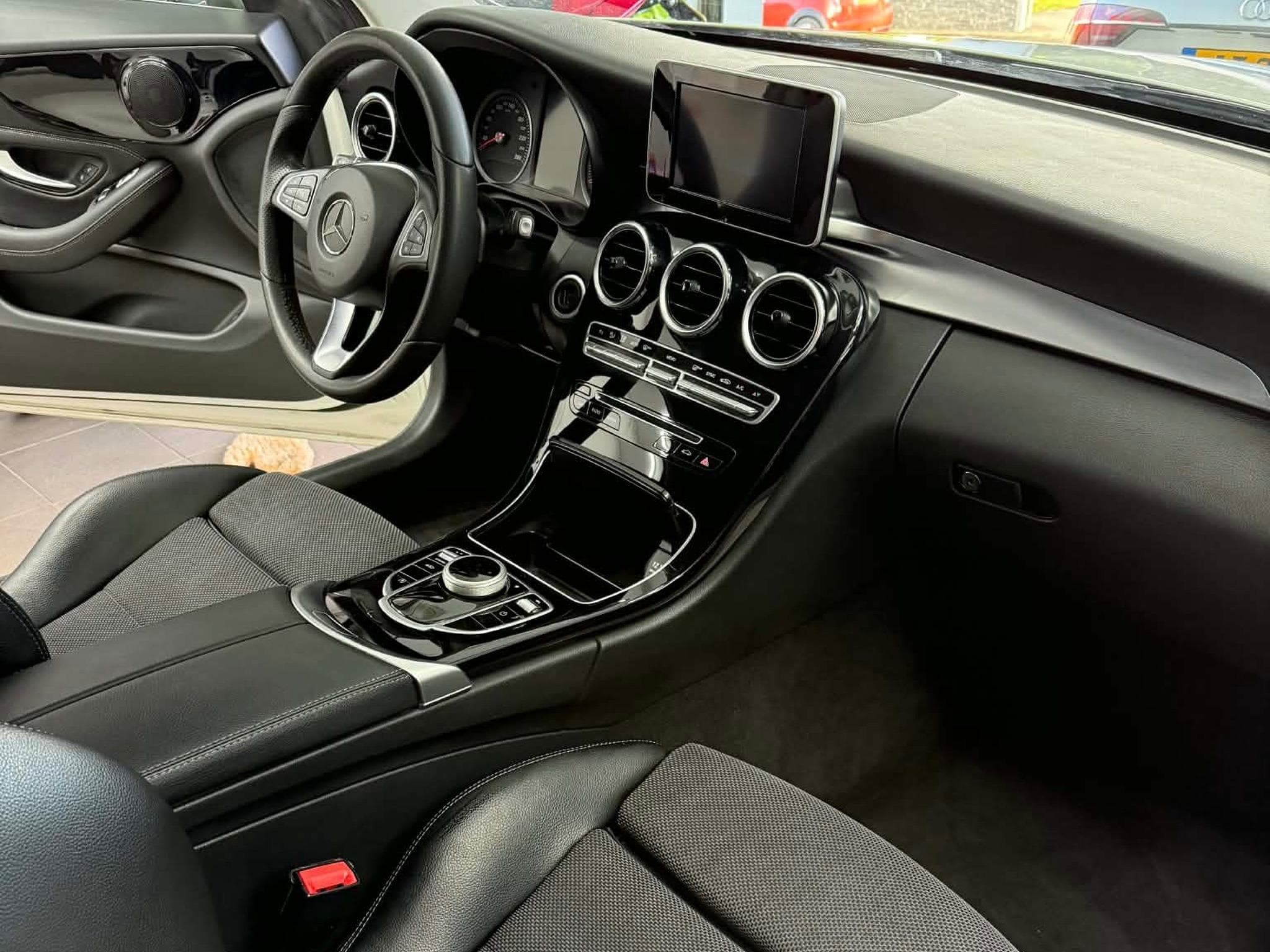 Mercedes C 220 (2017) - Foto 3