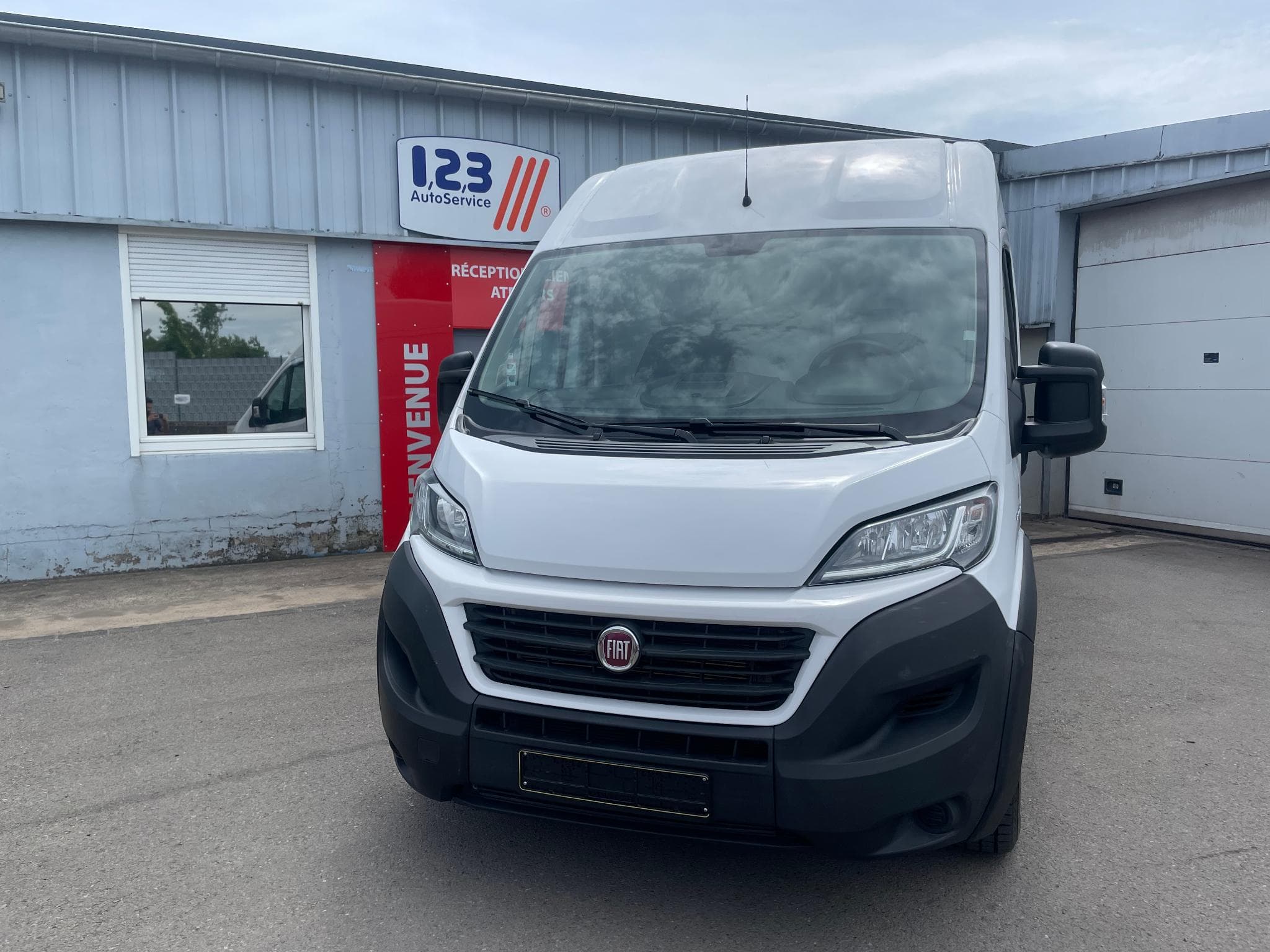 Fiat Ducato 2.3 L3H2 (2021) - Foto 2
