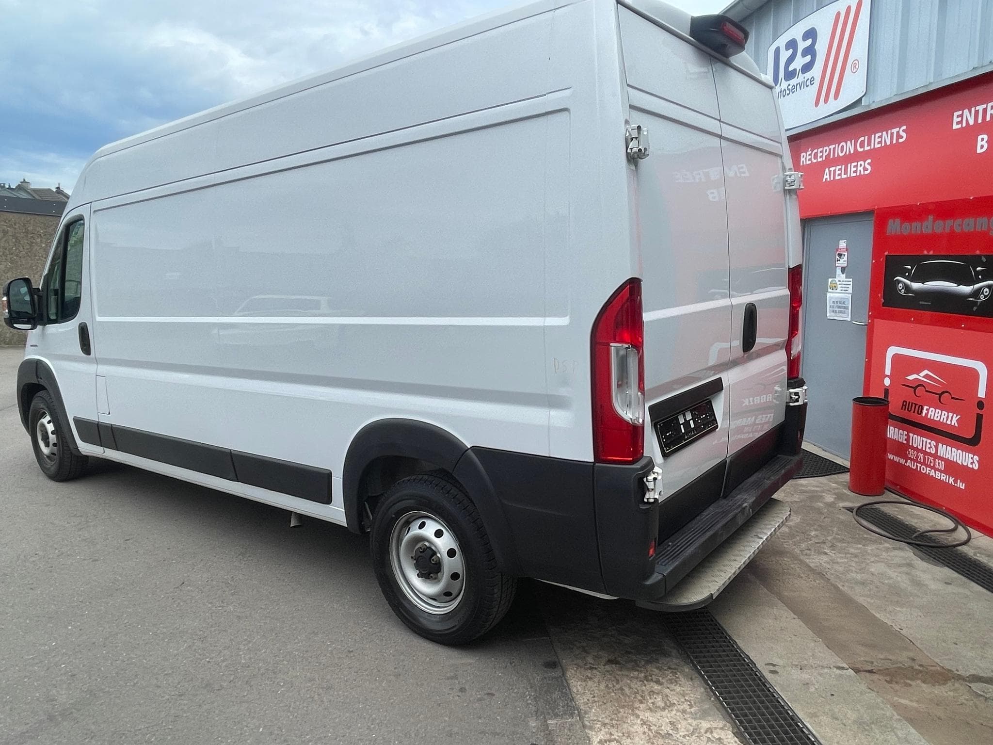 Fiat Ducato 2.3 L3H2 (2021) - Foto 9