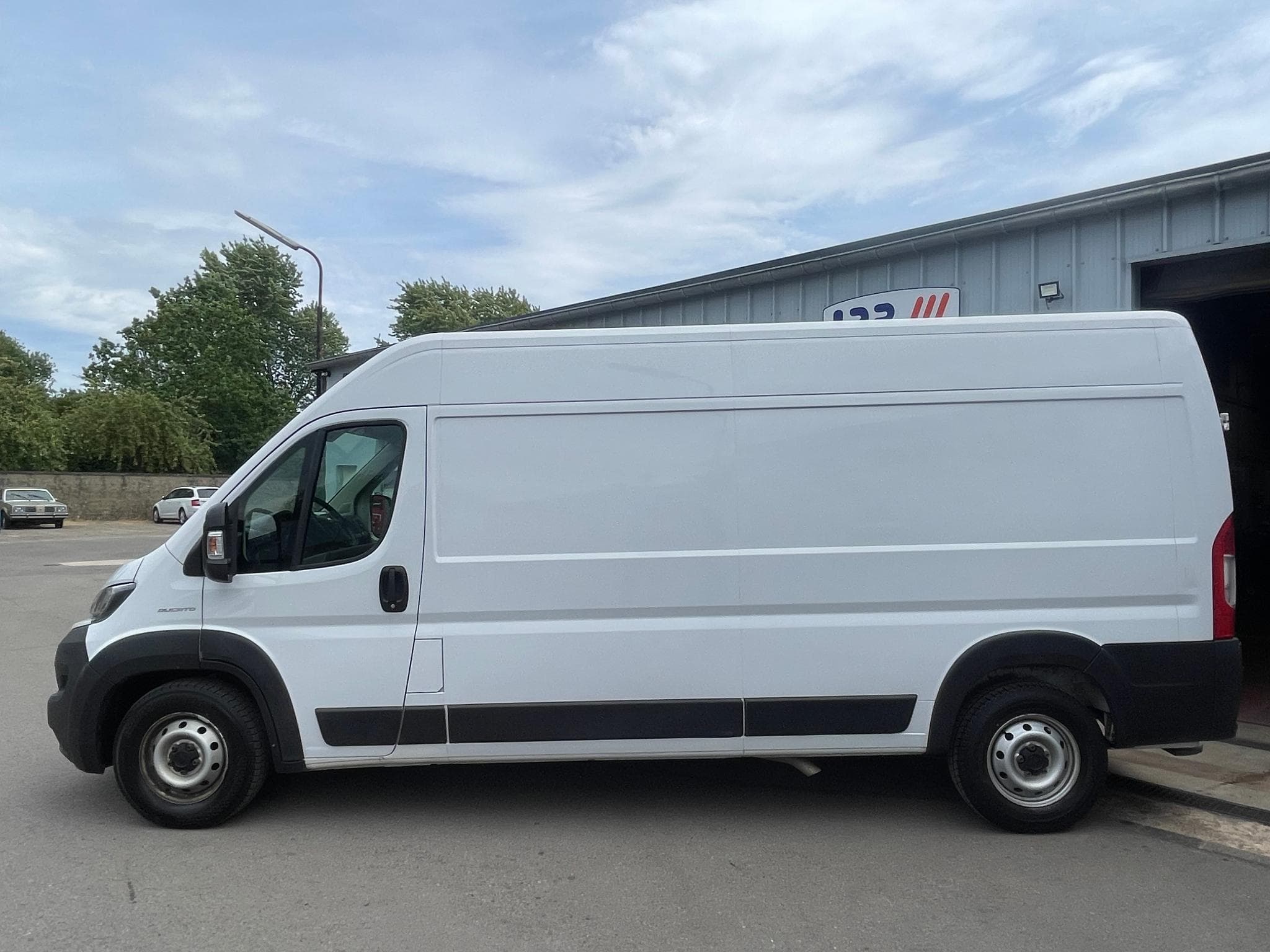 Fiat Ducato 2.3 L3H2 (2021) - Foto 10