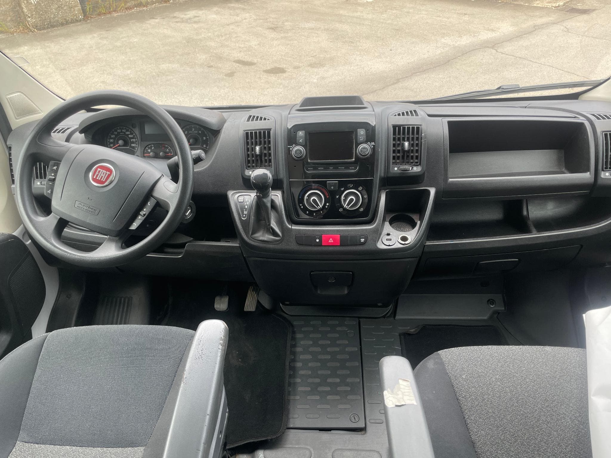 Fiat Ducato 2.3 L3H2 (2021) - Foto 13
