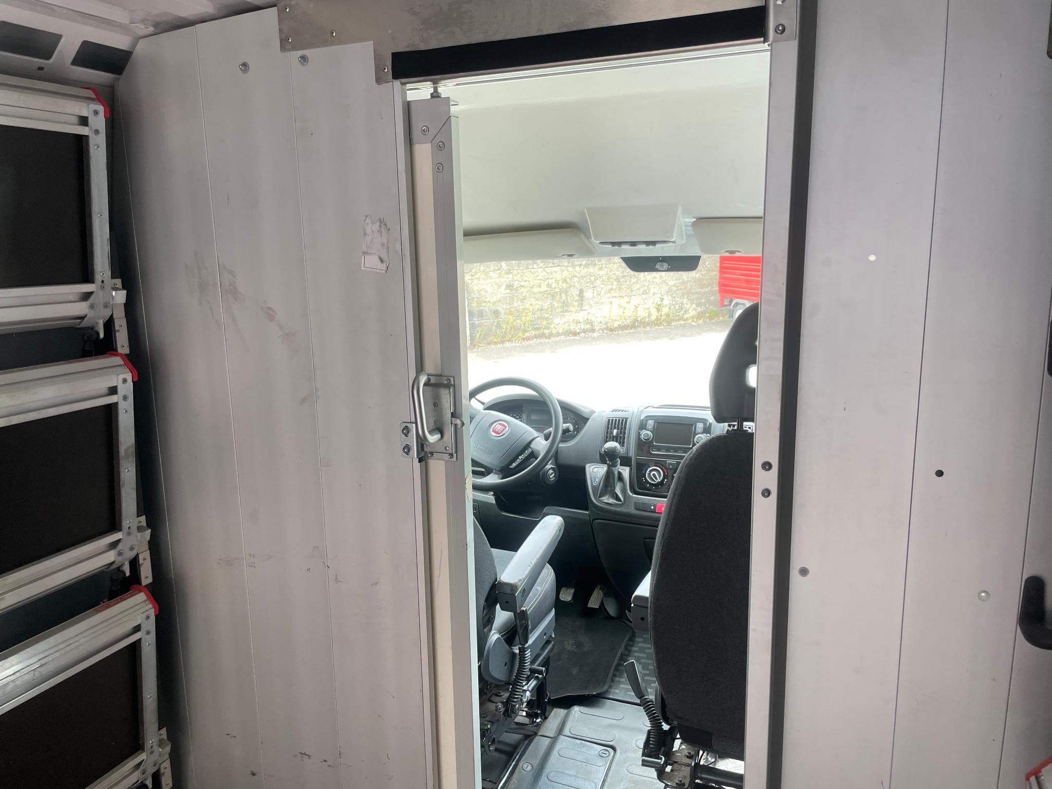 Fiat Ducato 2.3 L3H2 (2021) - Foto 17