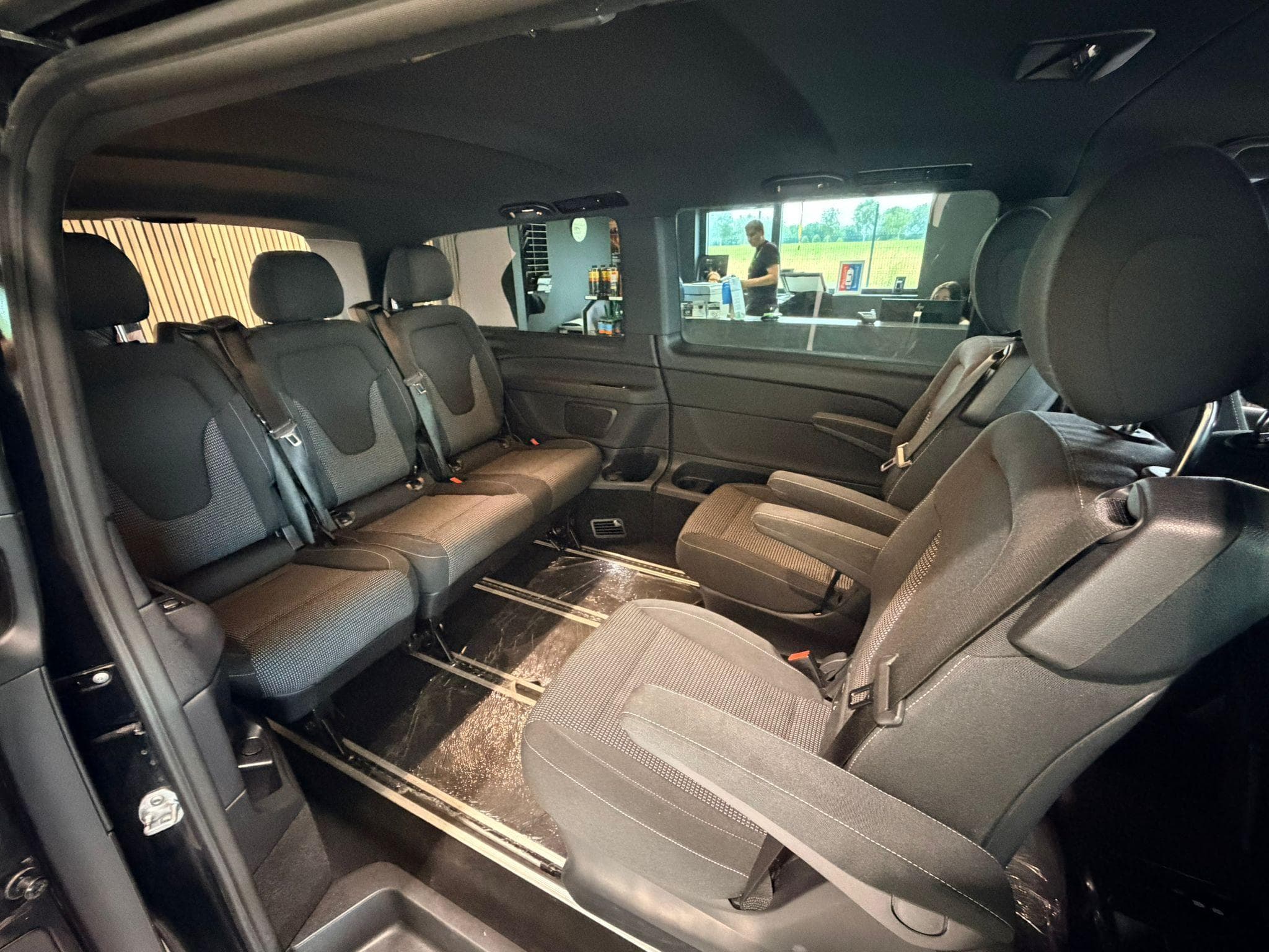 Mercedes V 300 (2024) - Photo 10