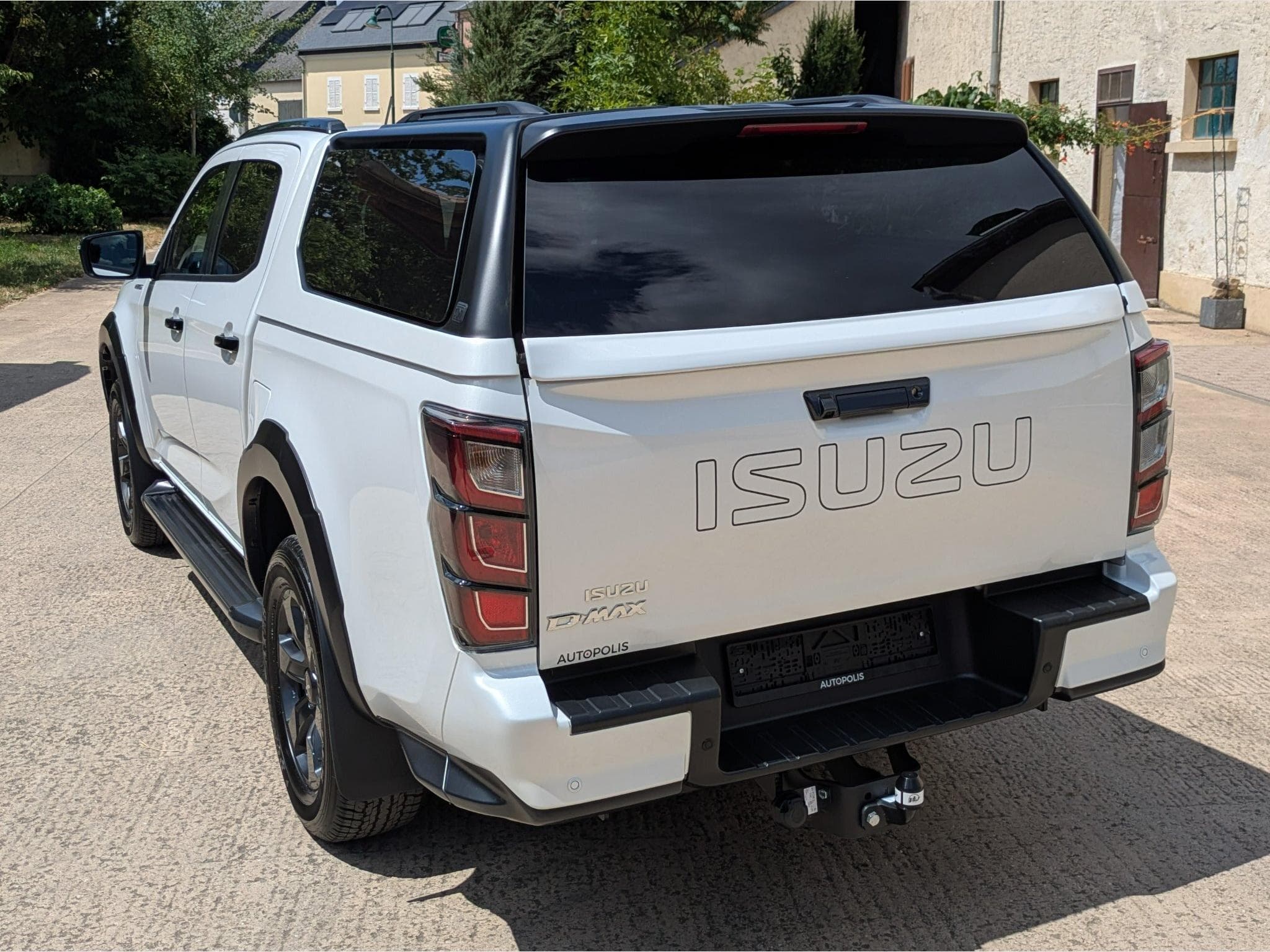 Isuzu D-Max 25 Doublecab V-Cross 4WD (2026) - Photo 6
