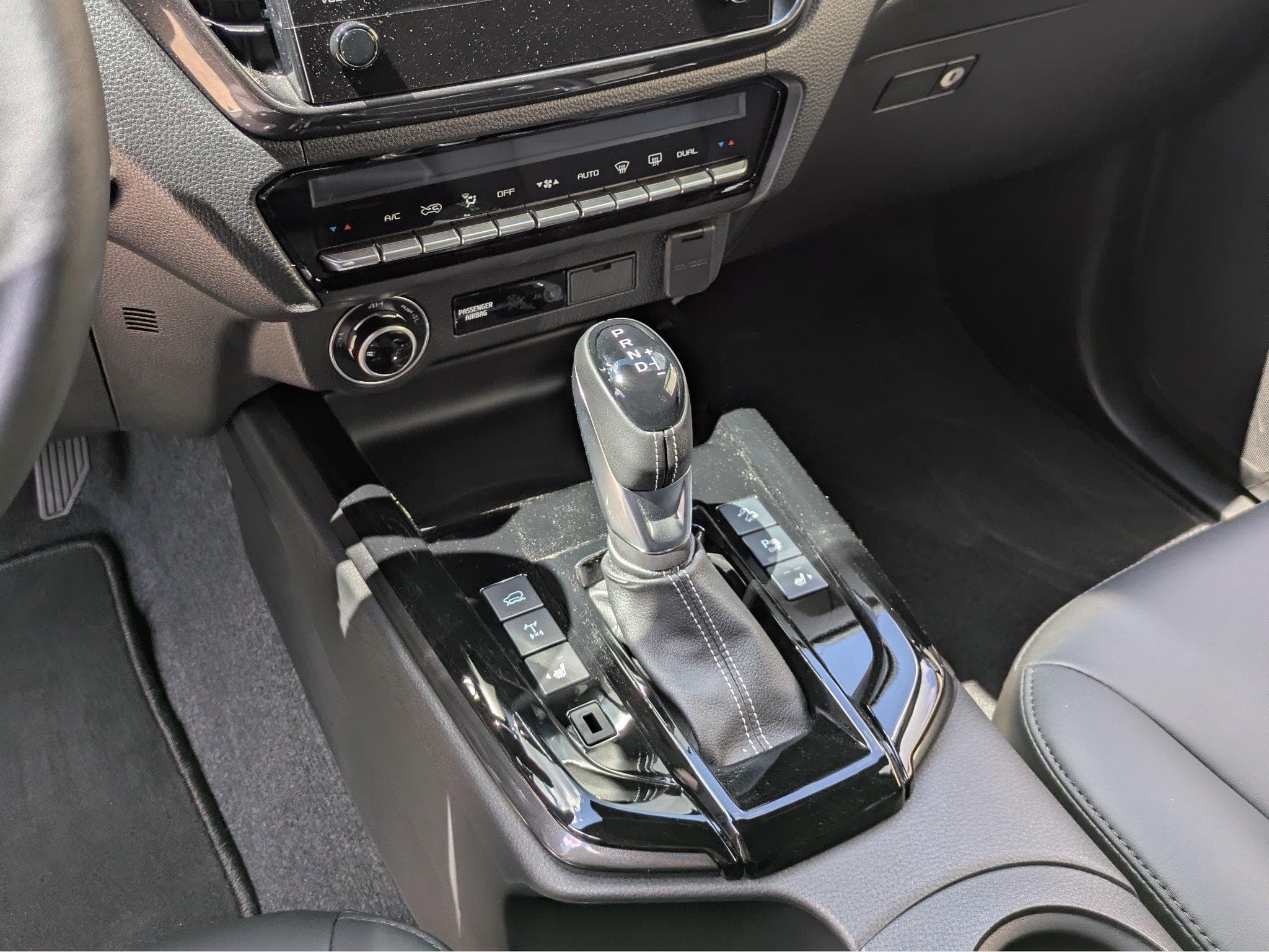 Isuzu D-Max 25 Doublecab V-Cross 4WD (2026) - Photo 11