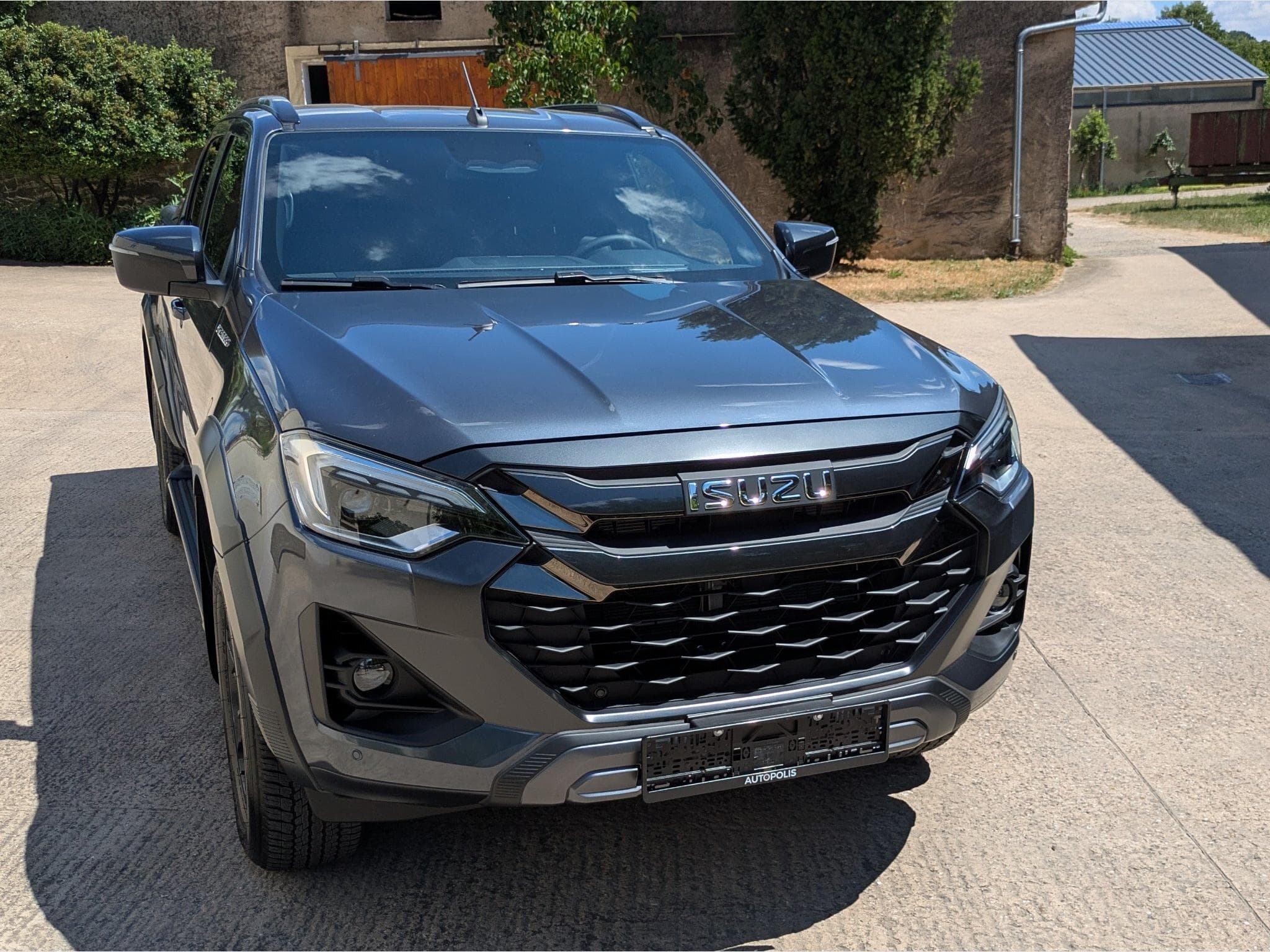 Isuzu D-Max 25 Doublecab V-Cross 4WD (2026) - Photo 3