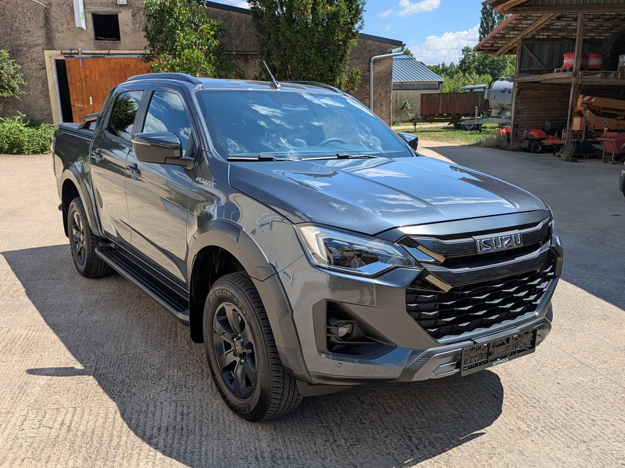 Isuzu D-Max 25 Doublecab V-Cross 4WD (2026) - Photo 4