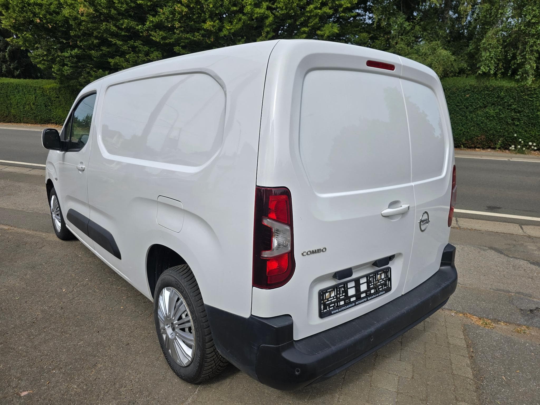 Opel Combo essence 130 cv long boite auto 71000 kms 11590 HT (2021) - Photo 4