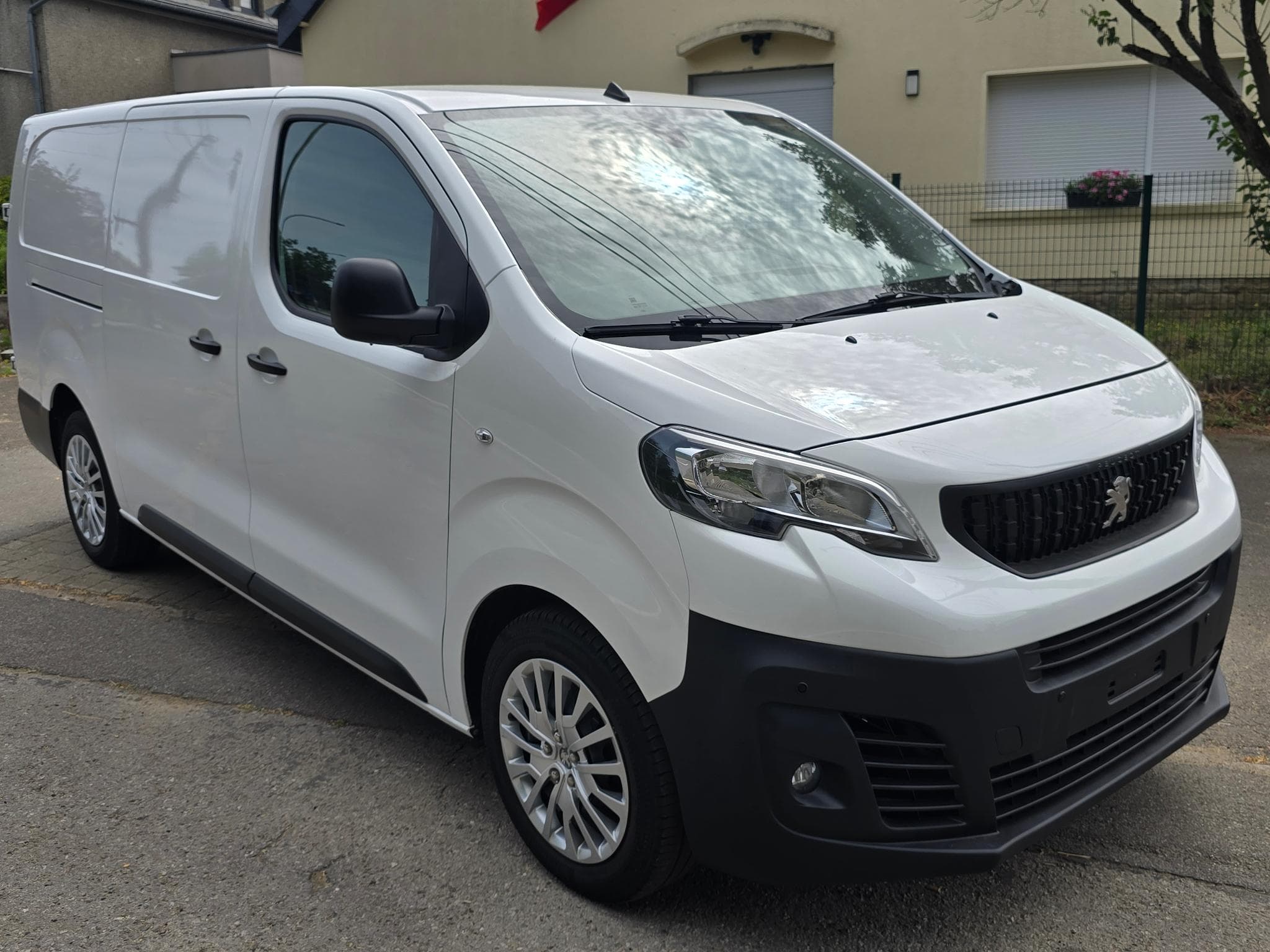 Peugeot Expert HDI 146 cv boite auto long 15990 HT (2022) - Foto 3