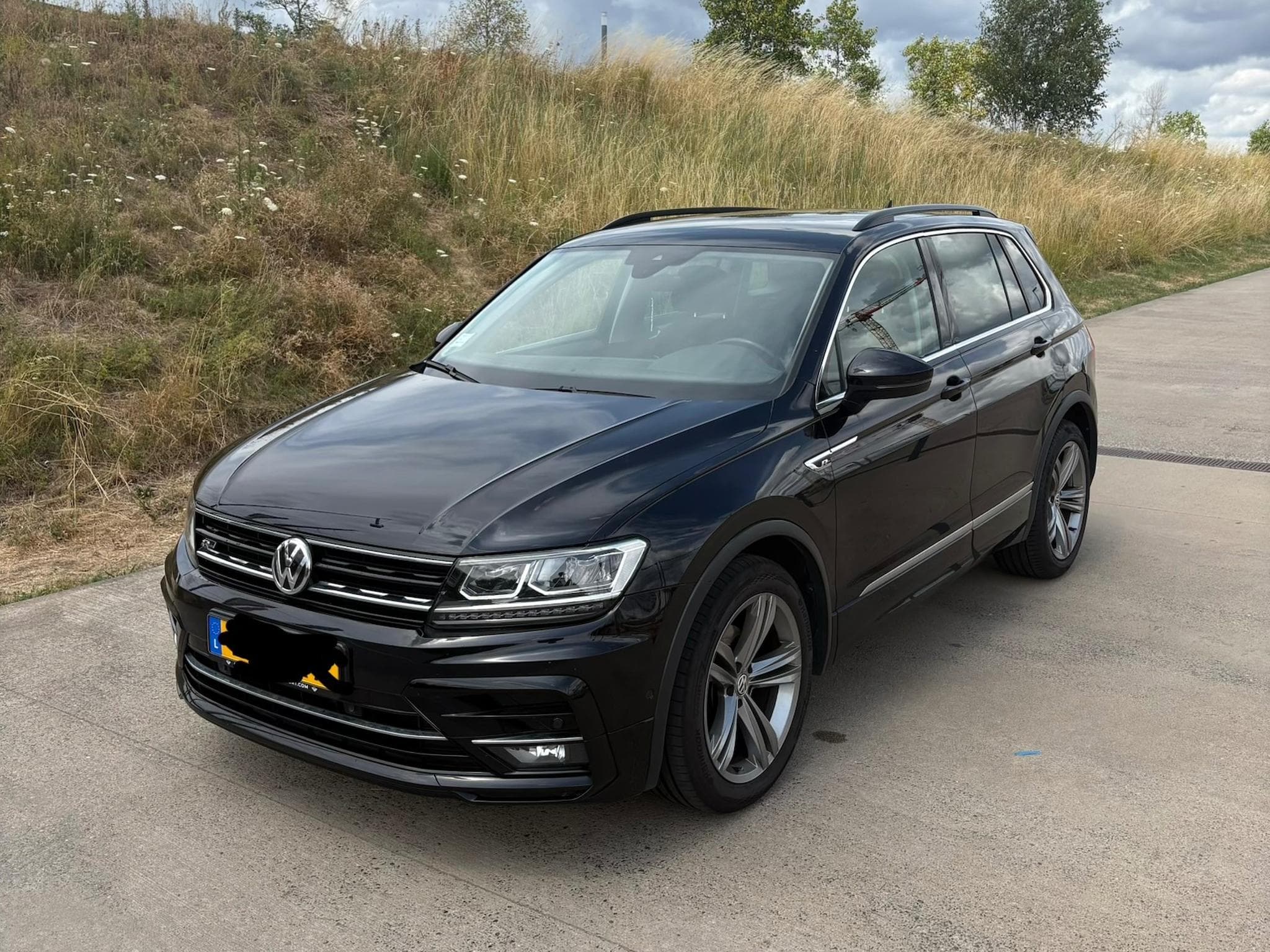 VW Tiguan / (2019) - Photo 1