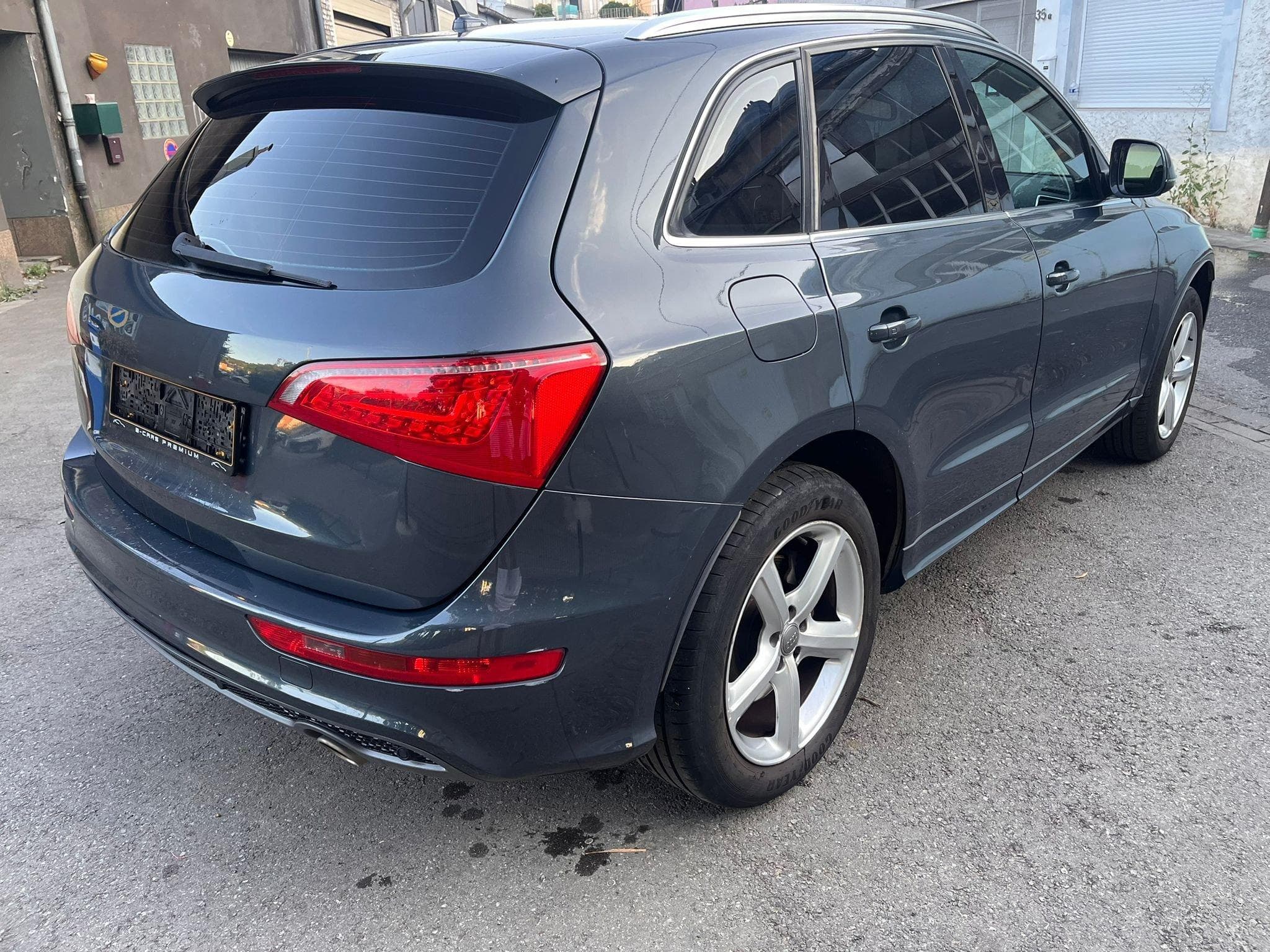 Audi Q5 3.0 TDI 240 Quattro S-Line (2009) - Photo 2
