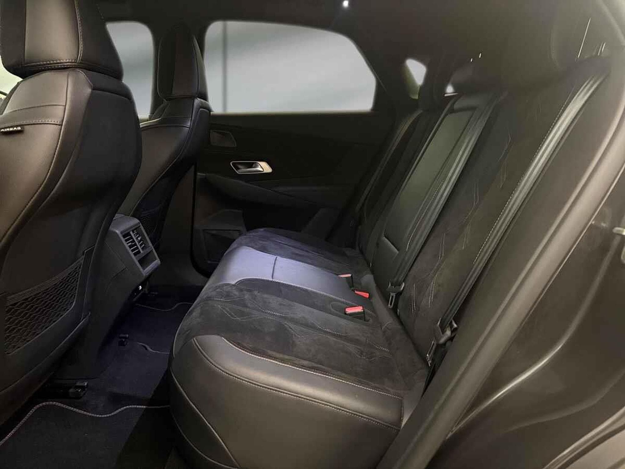 DS Automobiles DS7 -47% 1.6 HYB 225cv BVA Sport+GPS+RADARS+Options (2024) - Foto 8