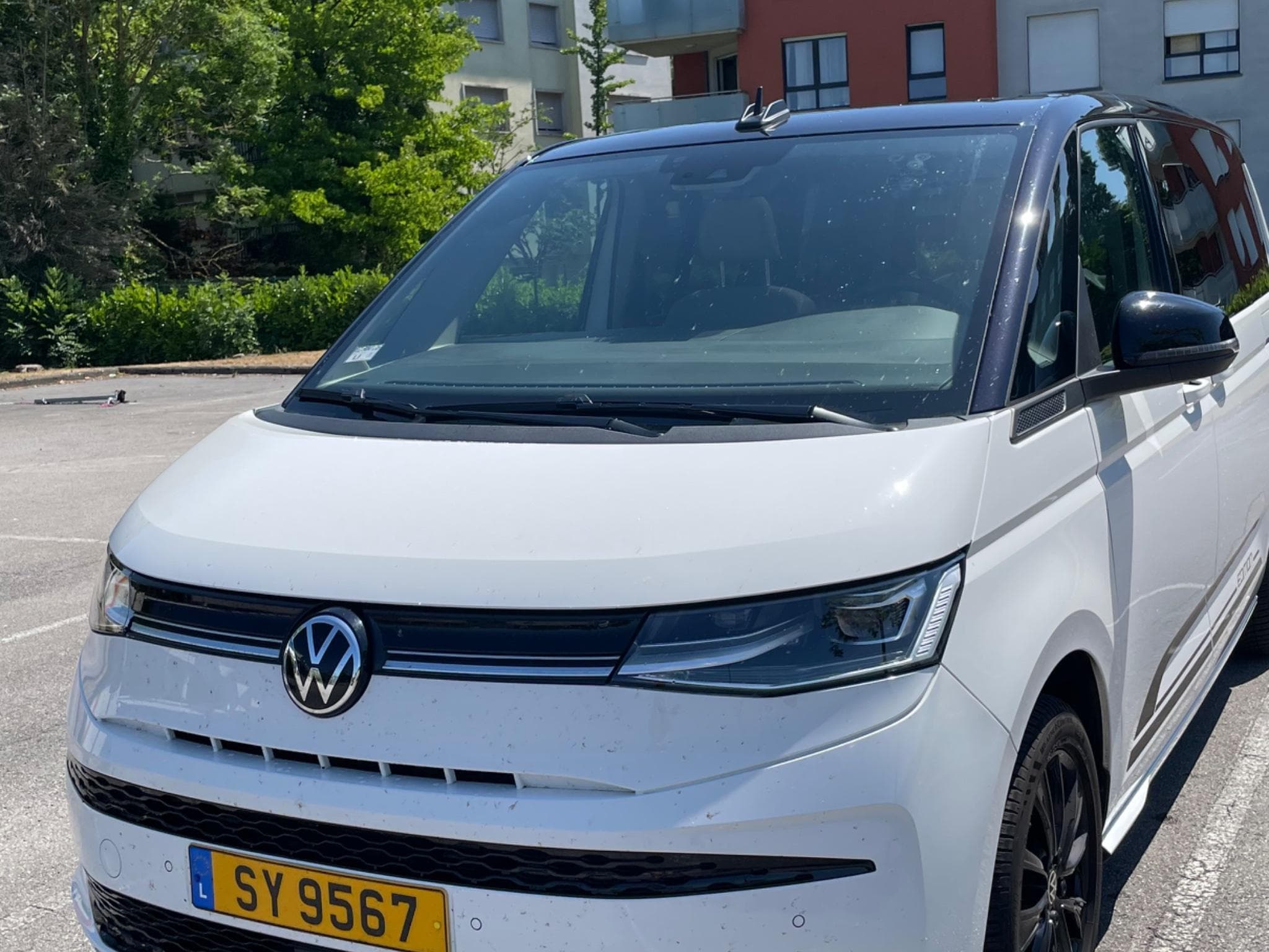 VW Multivan T7 Life Edition (2025) - Photo 1