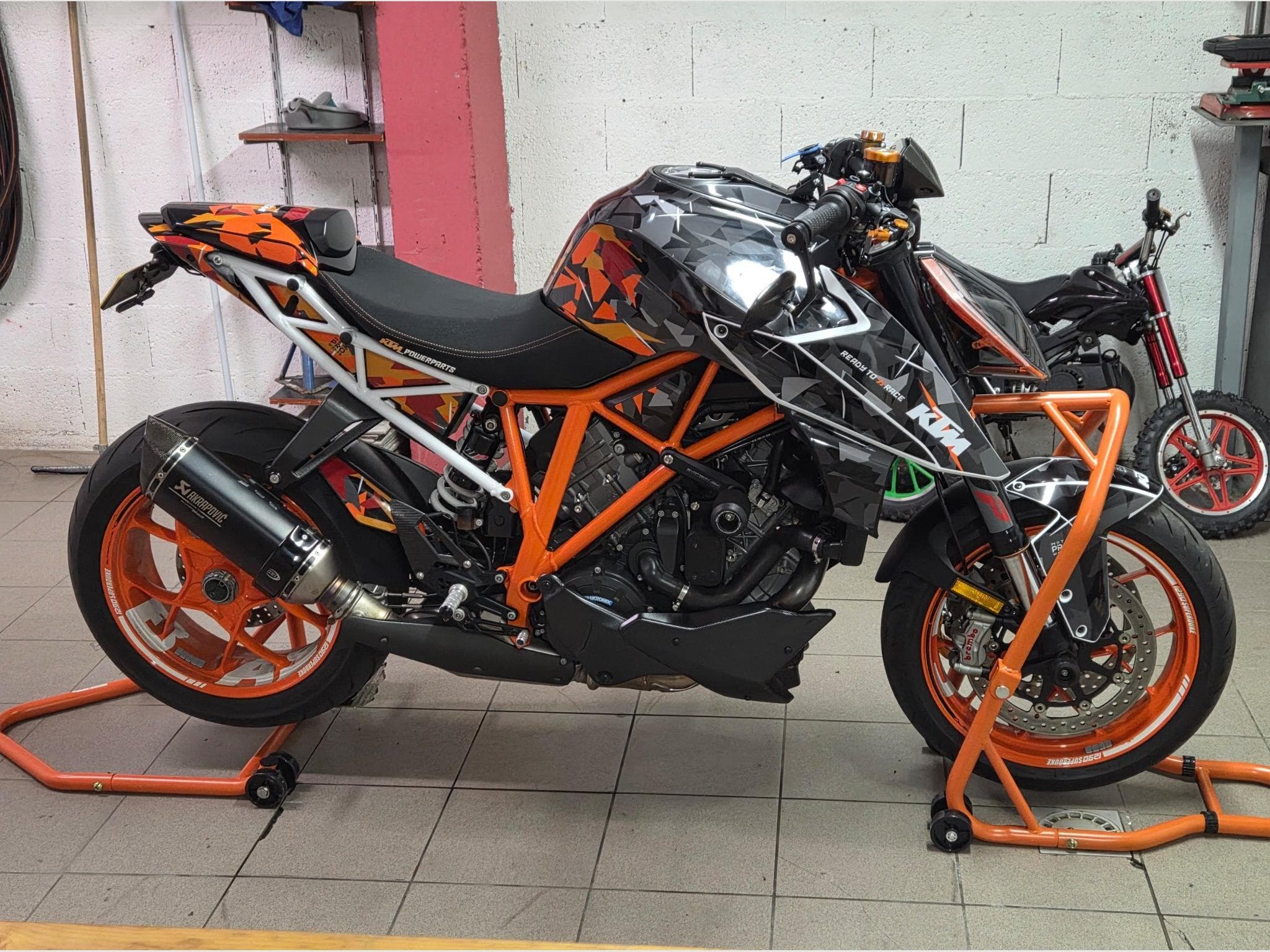 KTM SuperDuke 1290R (2019) - Photo 1