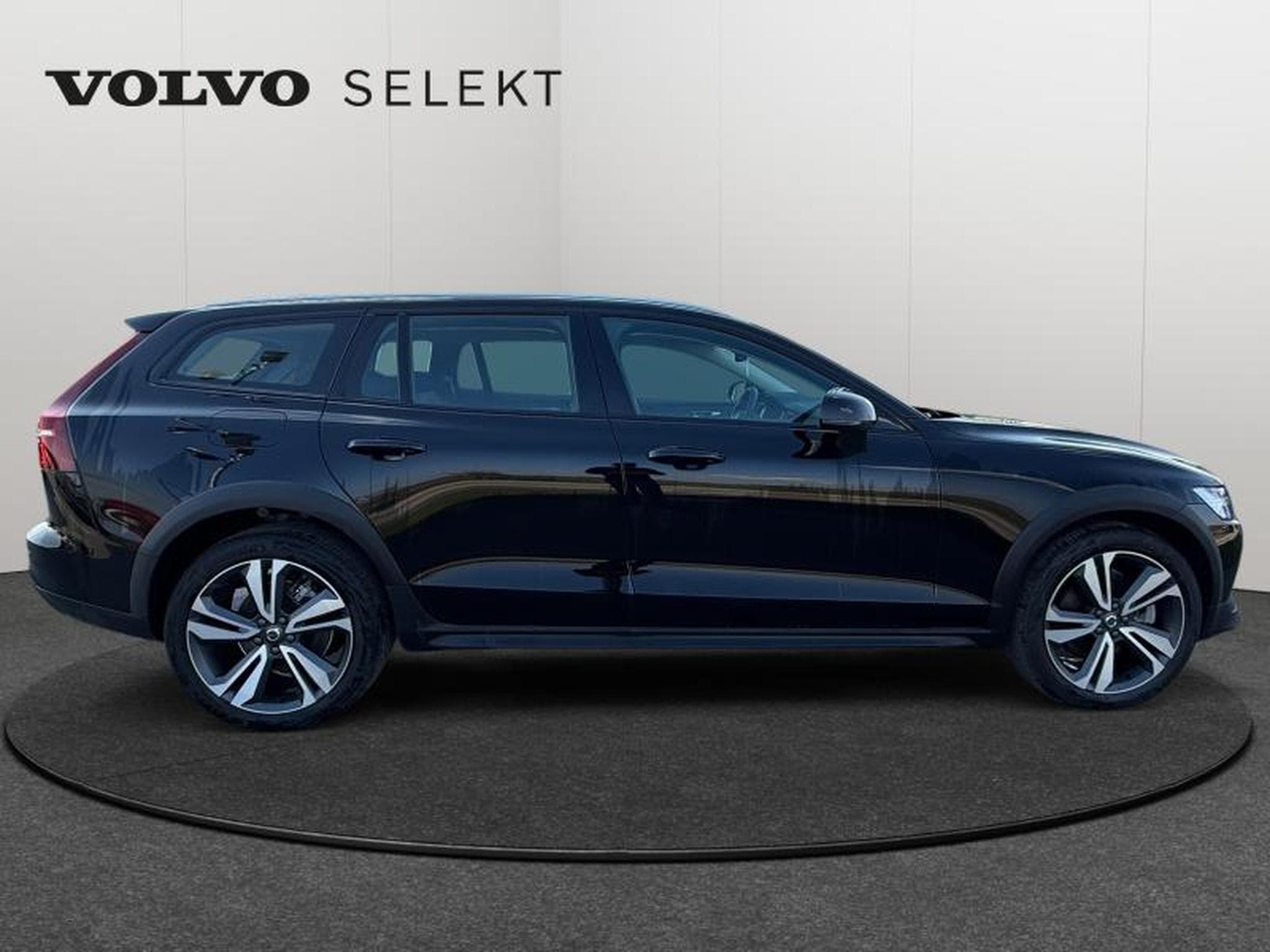 Volvo V60 B4 Plus Bright / Diesel (2023) - Foto 7