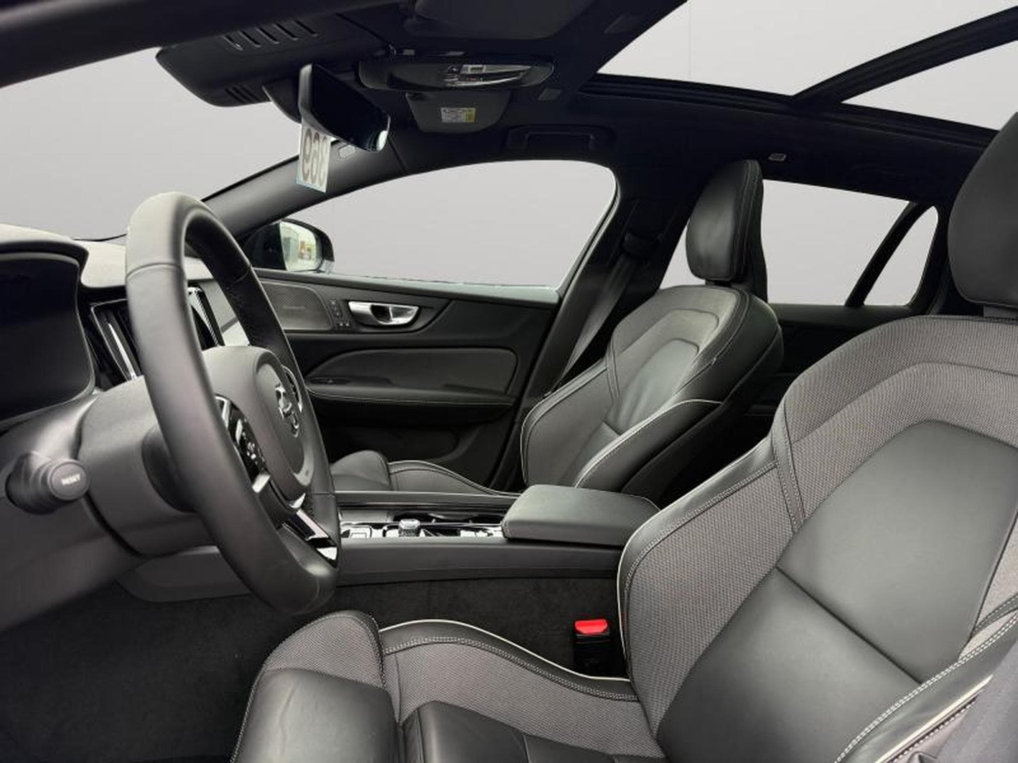 Volvo V60 B4 Plus Dark / Essence (2025) - Foto 10