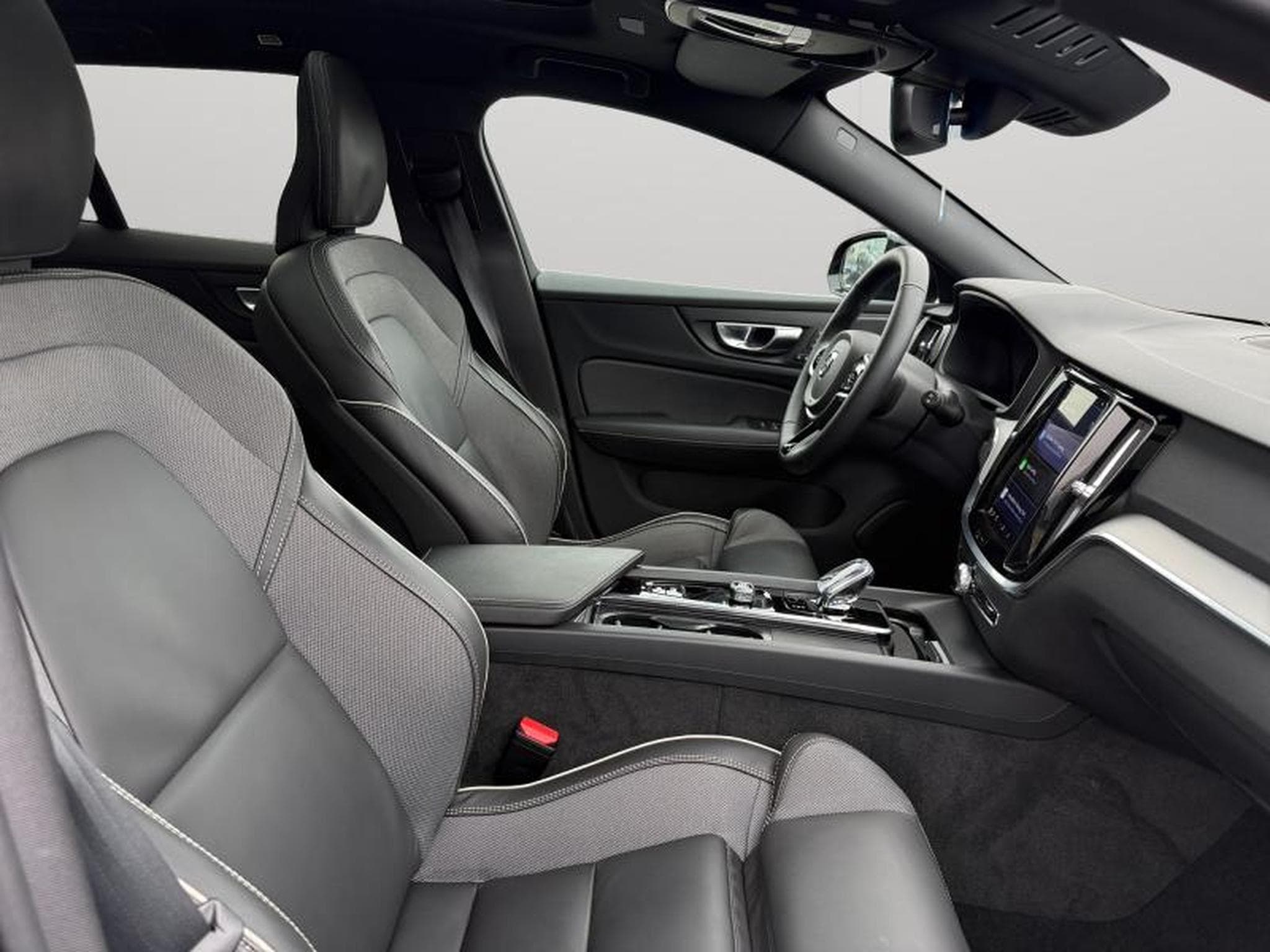 Volvo V60 B4 Plus Dark / Essence (2025) - Foto 15