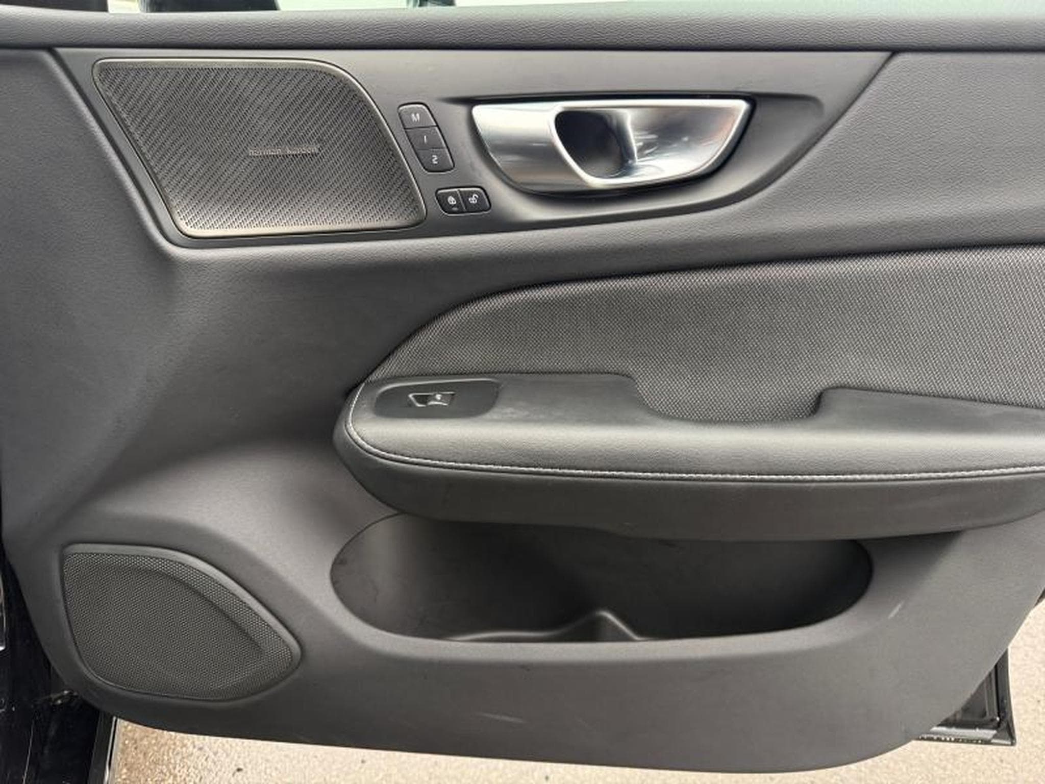 Volvo V60 B4 Plus Dark / Essence (2025) - Foto 21