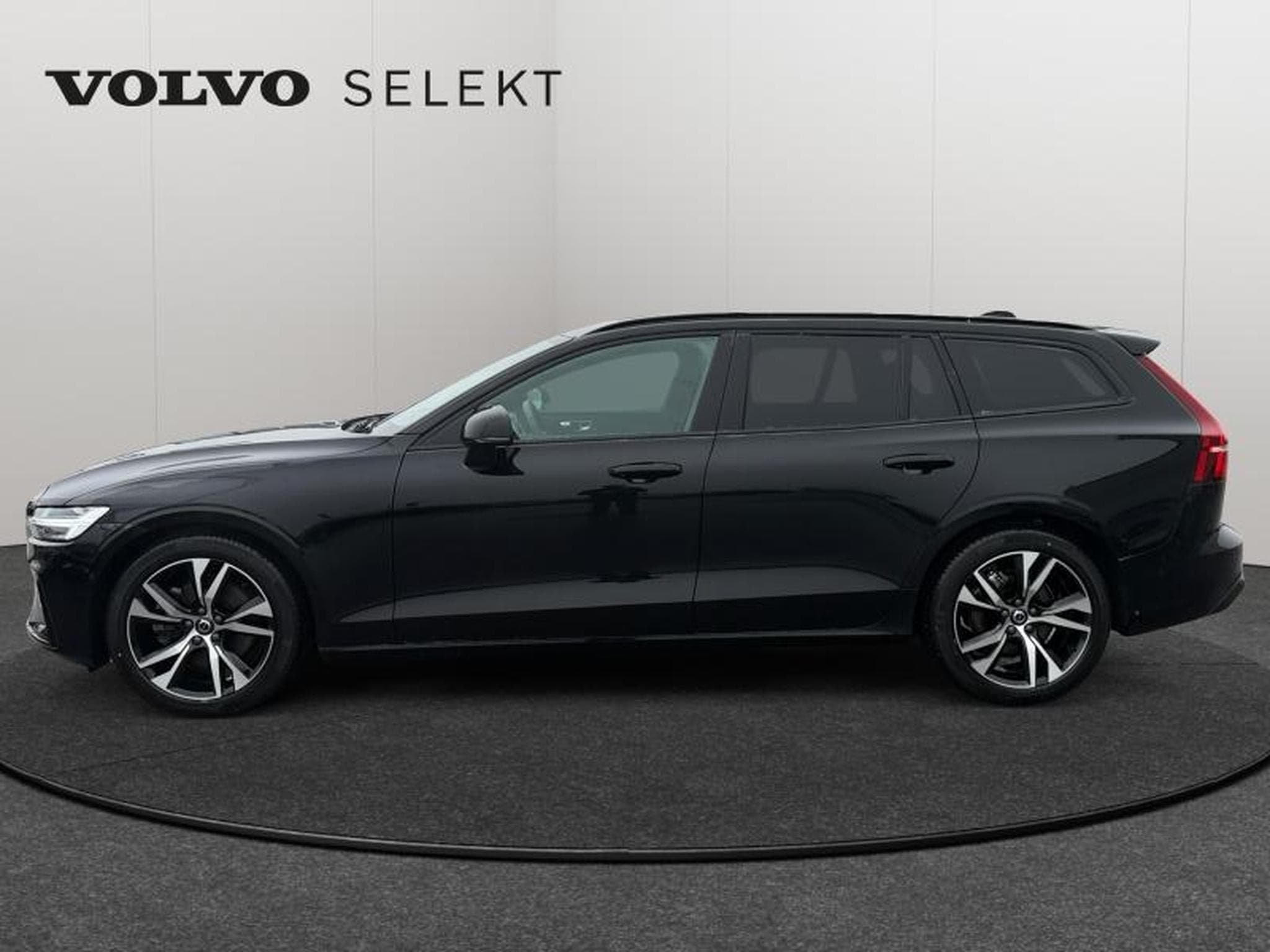 Volvo V60 B4 Plus Dark / Essence (2025) - Foto 4
