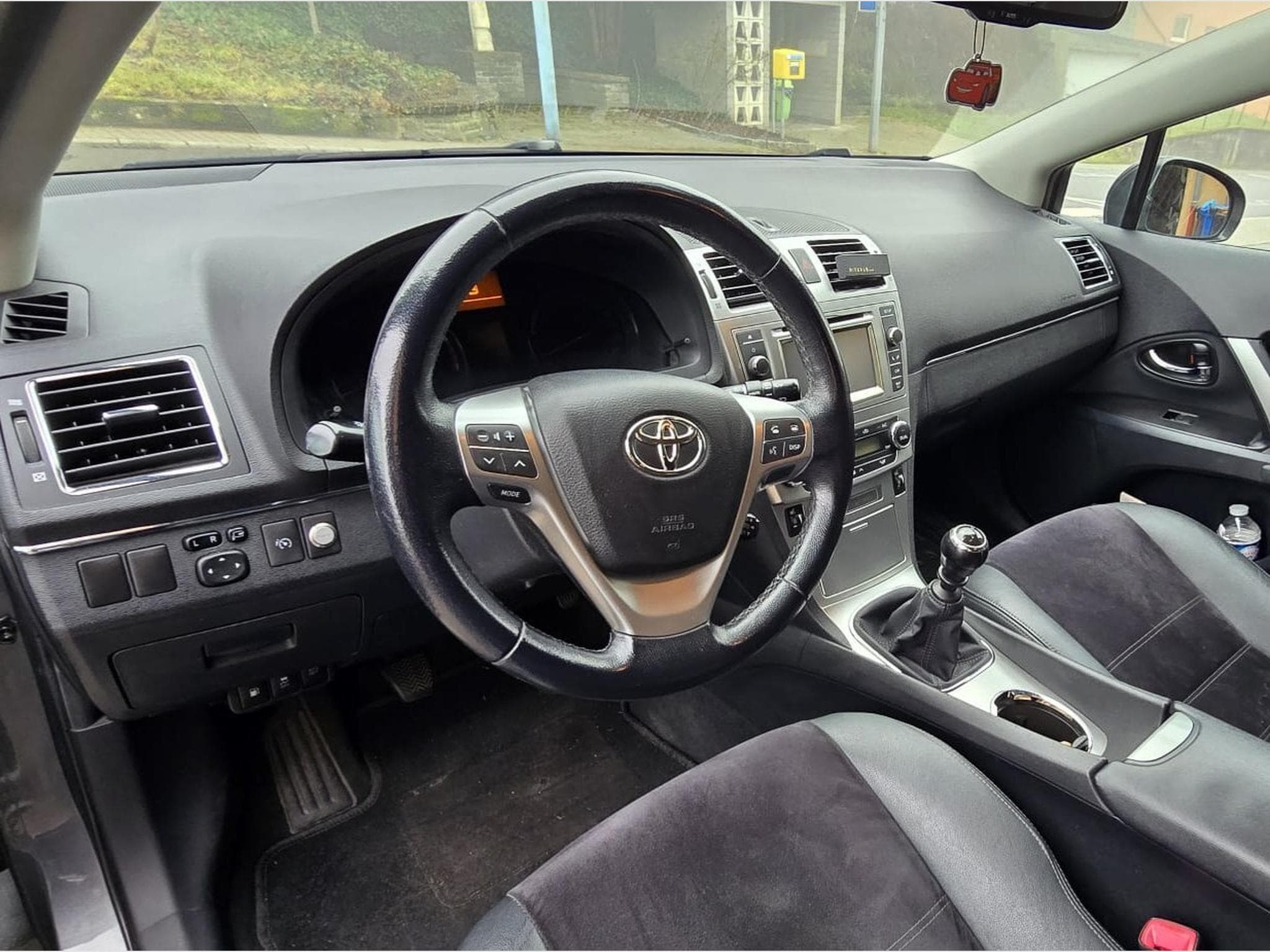 Toyota Avensis (2013) - Photo 6