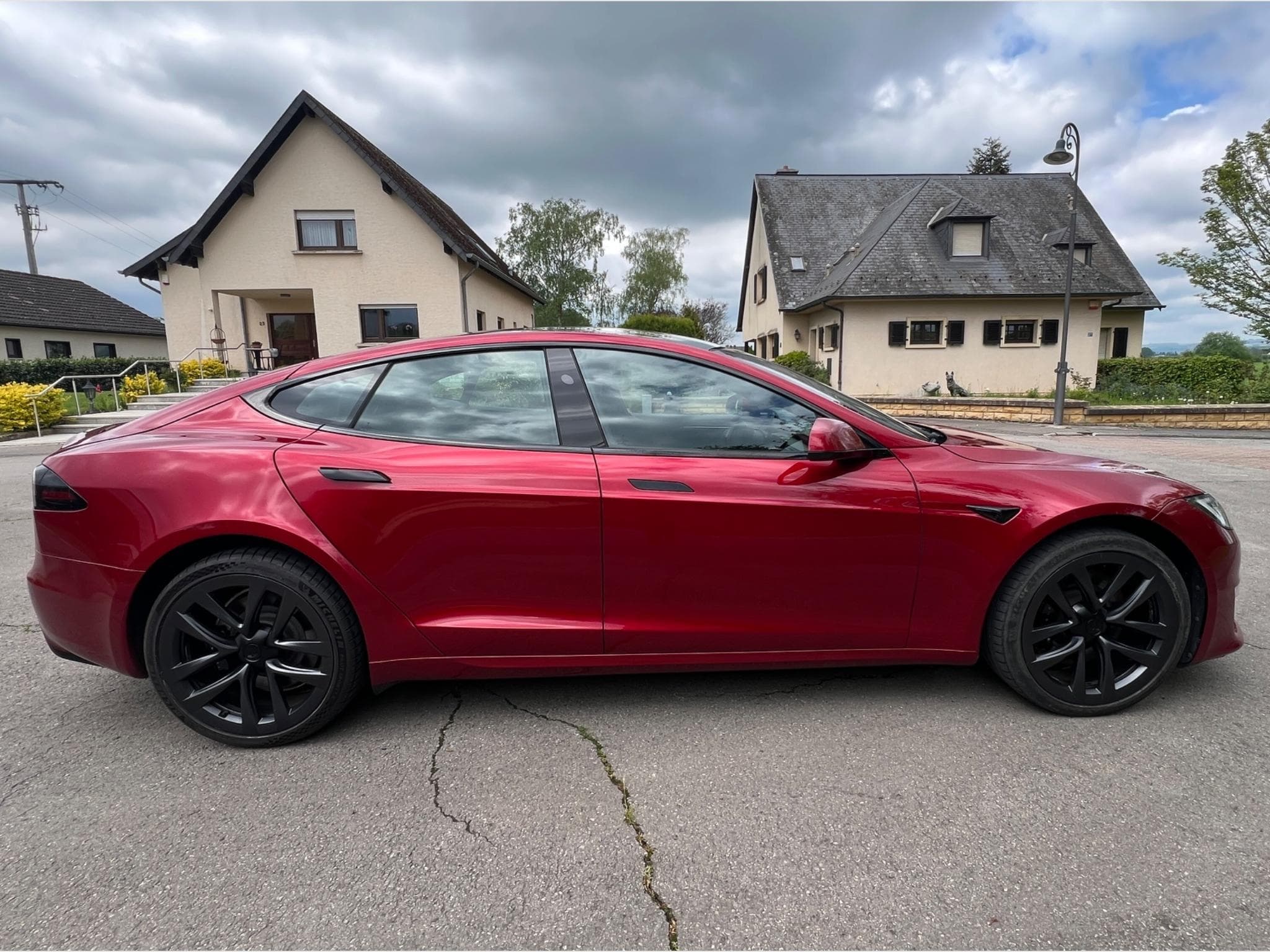 Tesla Model S Model S Long Range Ultra Red (2023) - Photo 4