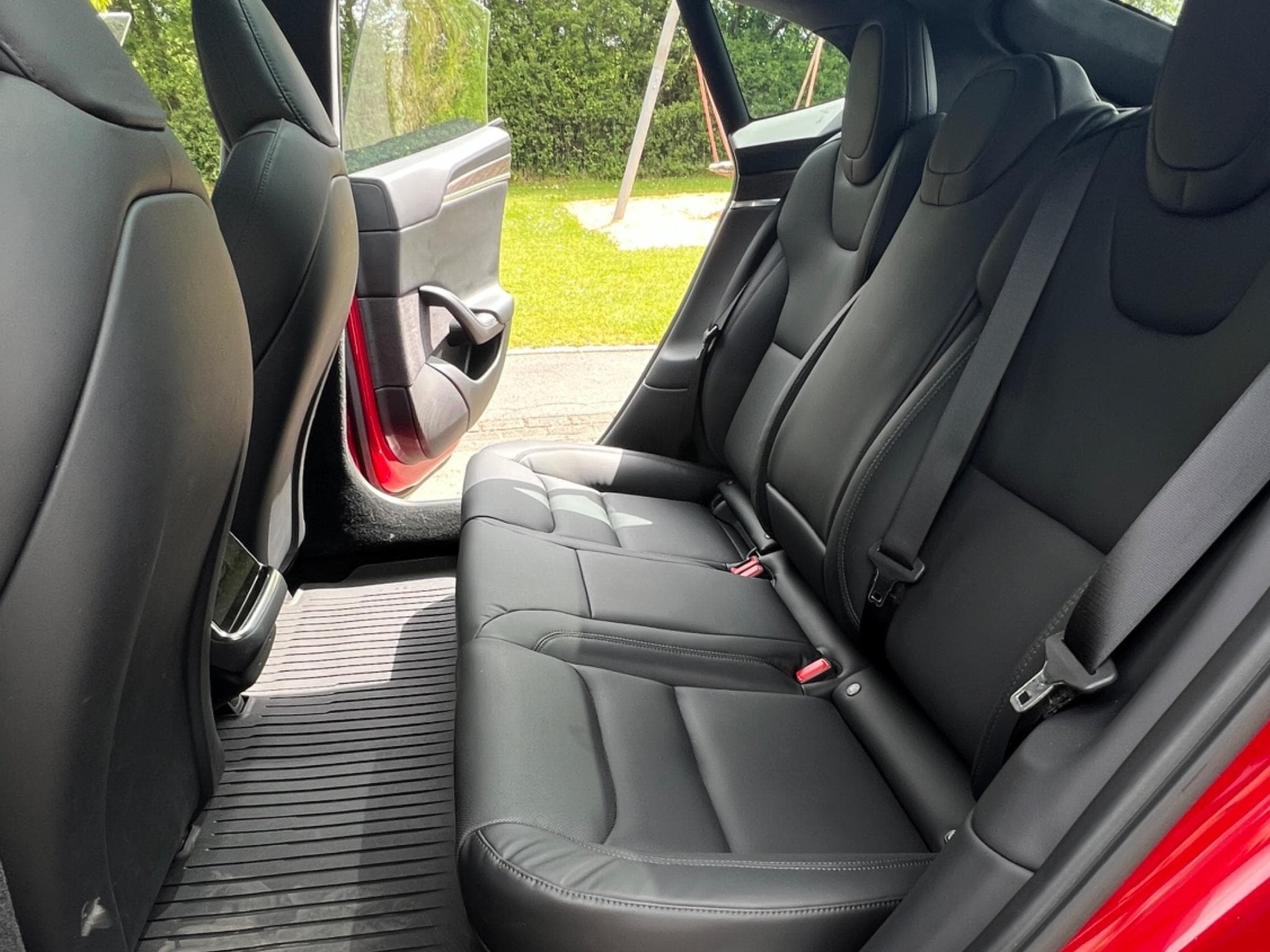 Tesla Model S Model S Long Range Ultra Red (2023) - Photo 8