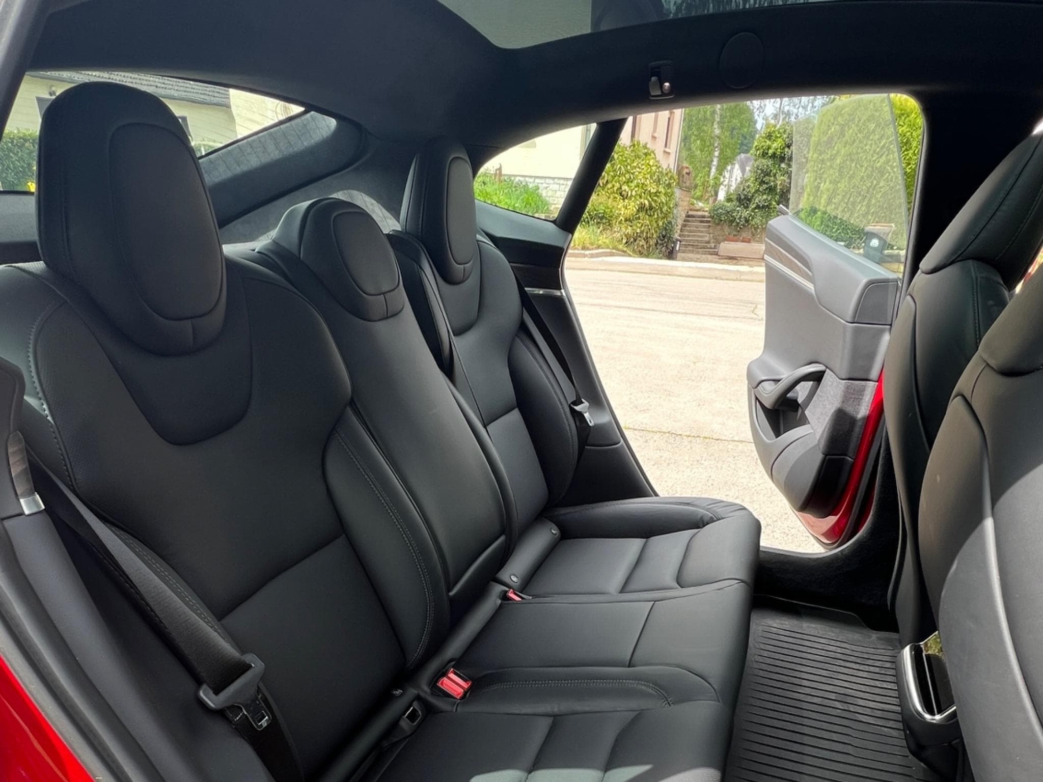 Tesla Model S Model S Long Range Ultra Red (2023) - Photo 9
