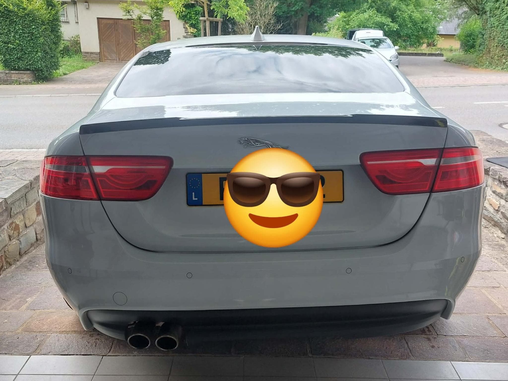 Jaguar XE 20d R-Sport (2017) - Photo 2