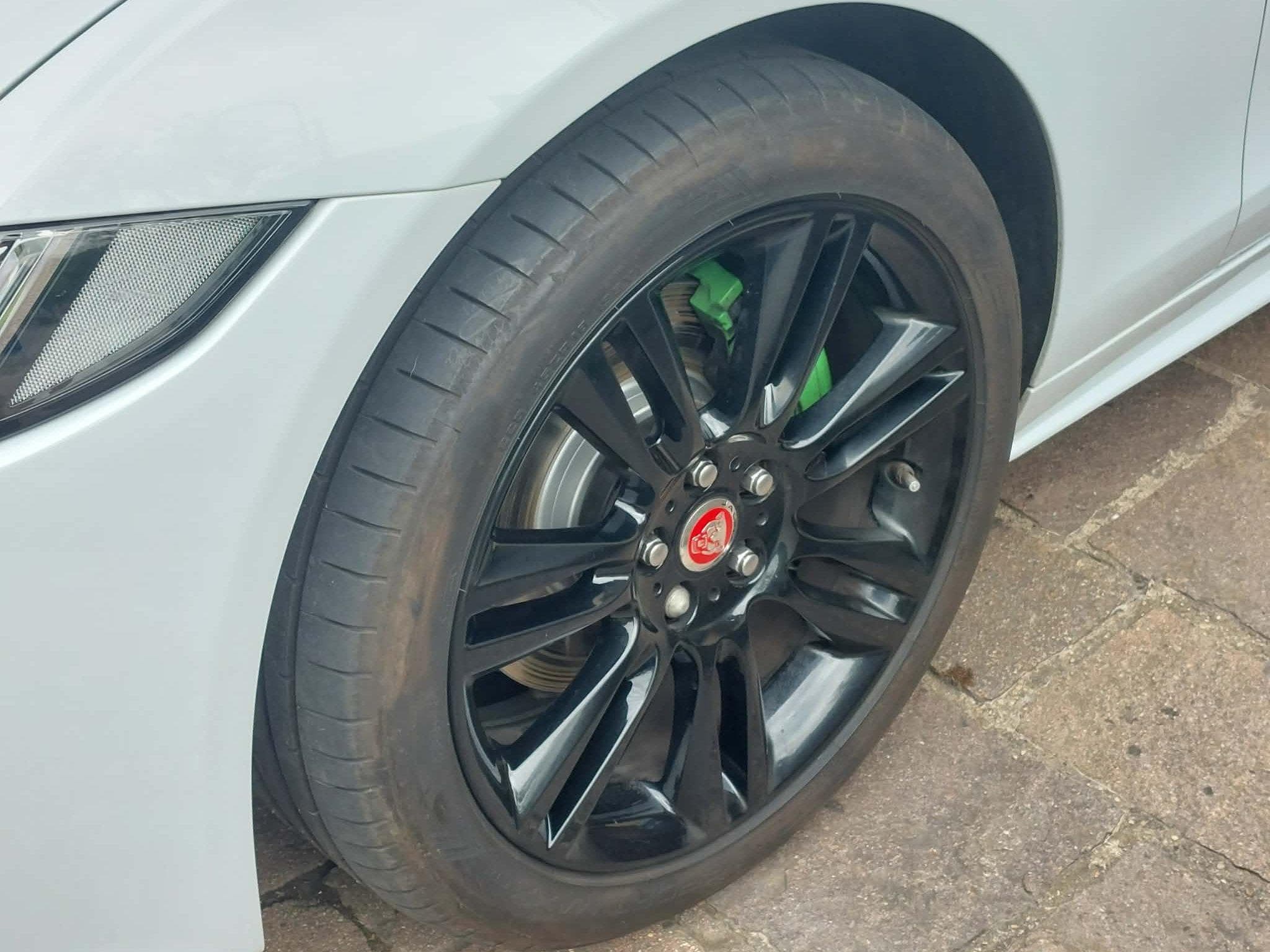 Jaguar XE 20d R-Sport (2017) - Photo 5