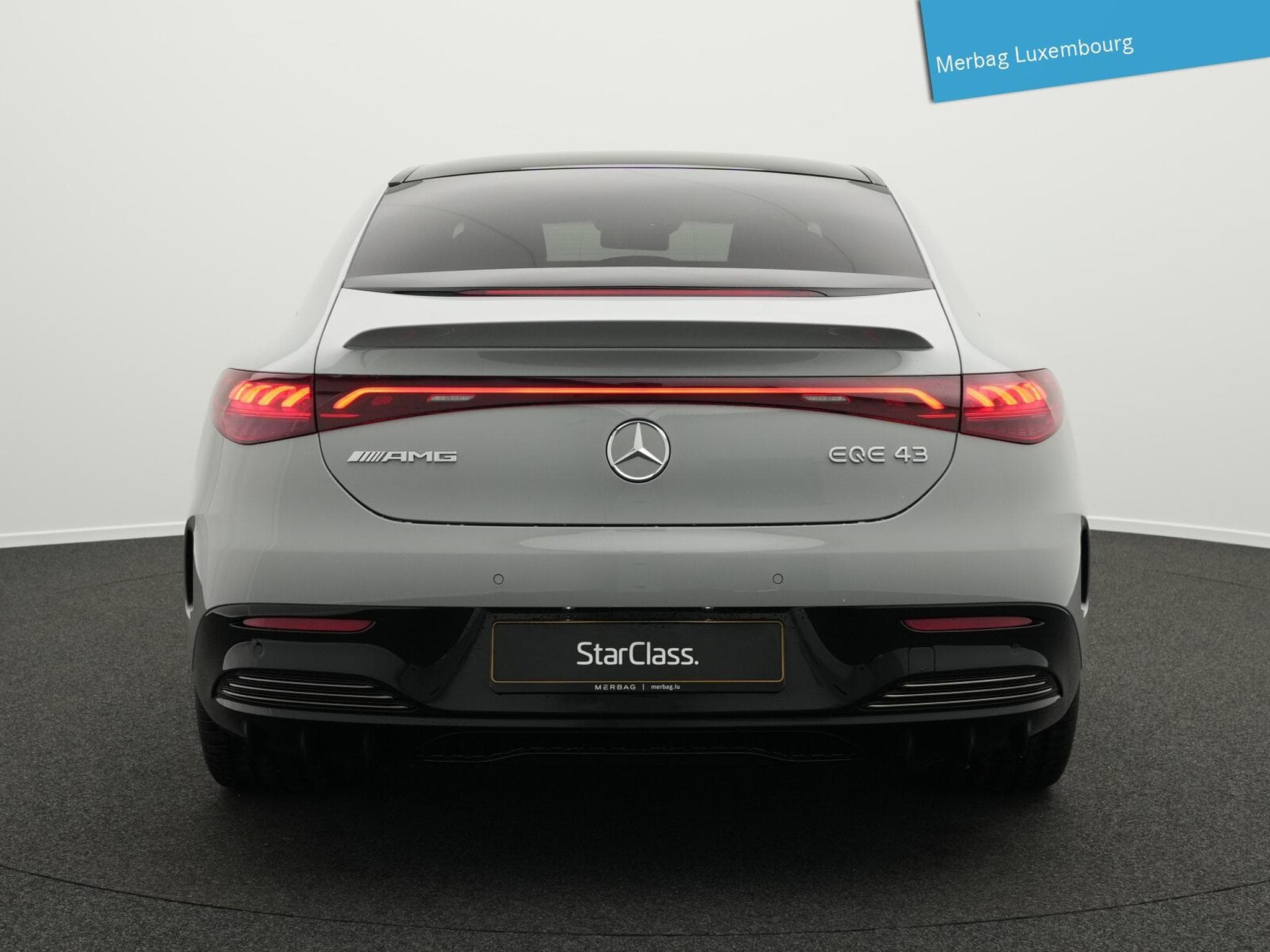 Mercedes EQE 4MATIC (2022) - Photo 4