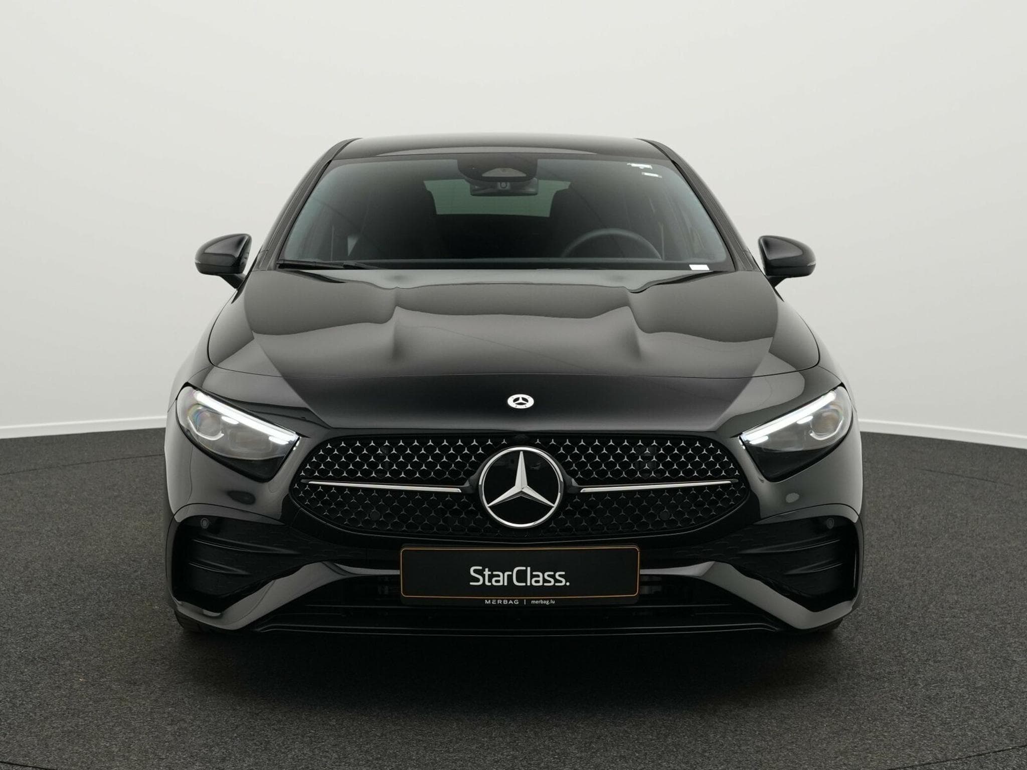 Mercedes A 200 d AMG-Line Kamera+Multi+Night+19" (2025) - Photo 2