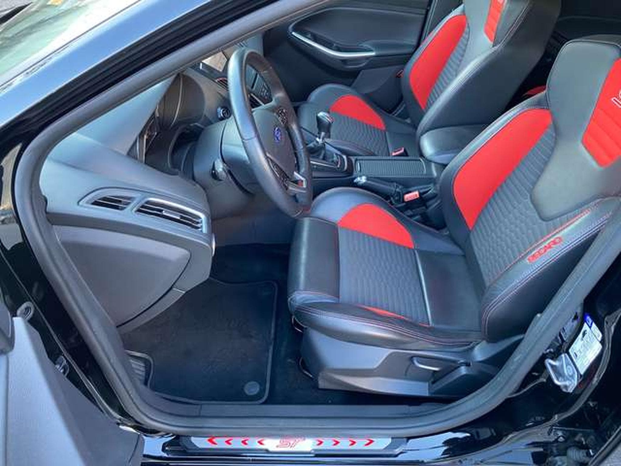 Ford Focus Focus 2.0ST - JUSQU'A 48 MOIS DE GARANTIE (2017) - Foto 9