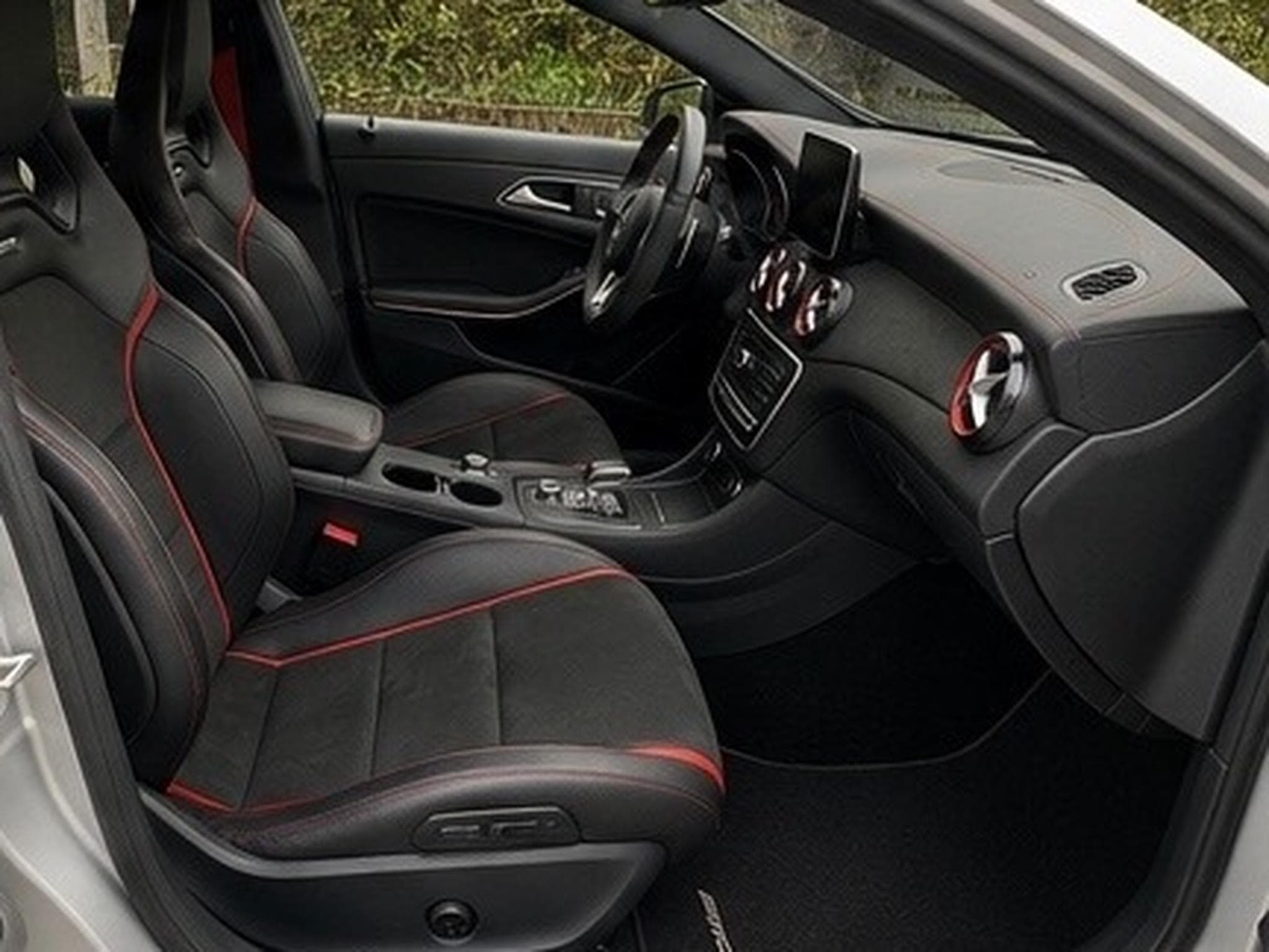 Mercedes CLA 45 AMG Facelift (2016) - Foto 6