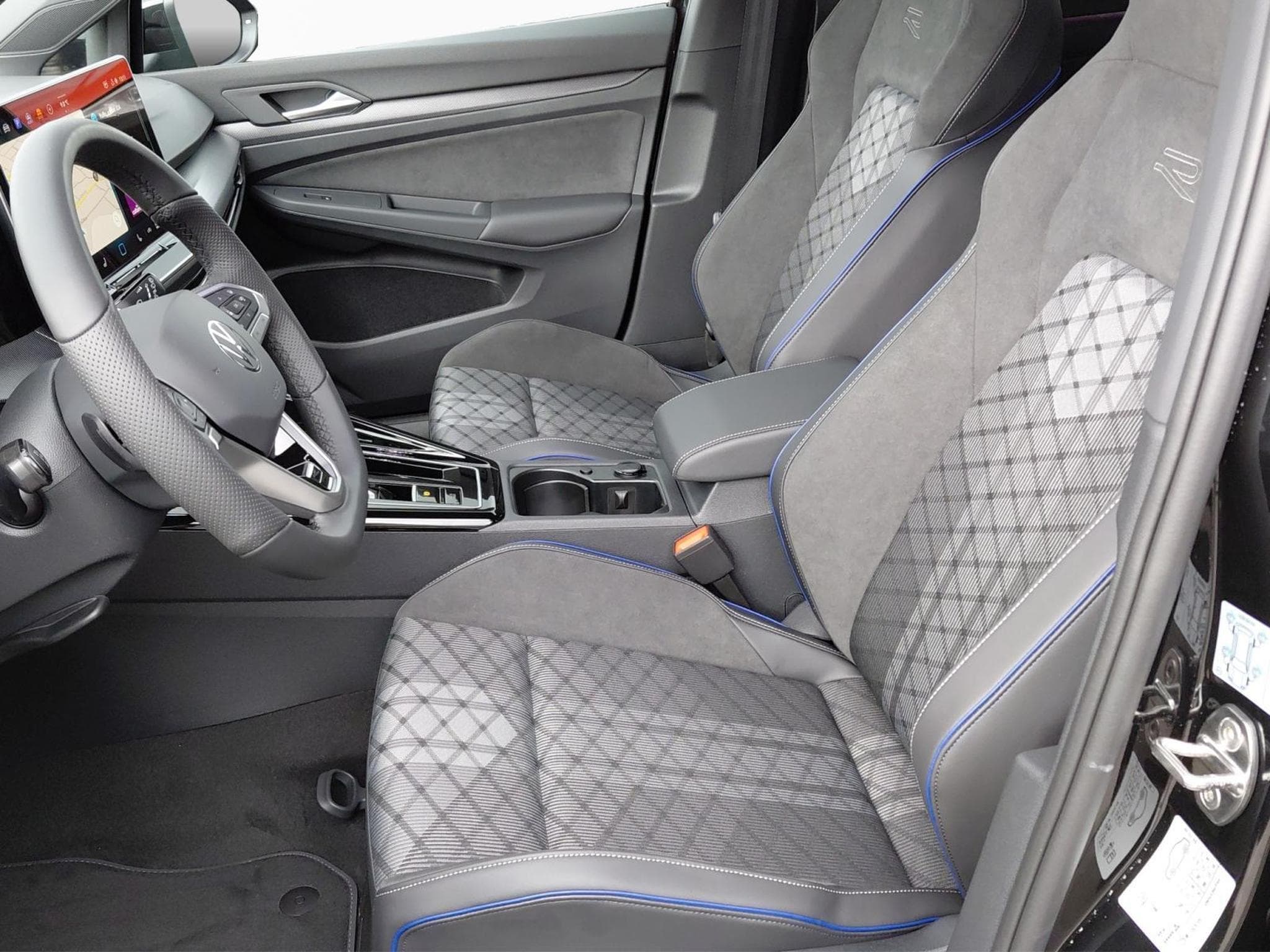 VW Golf R-Line (2026) - Photo 9