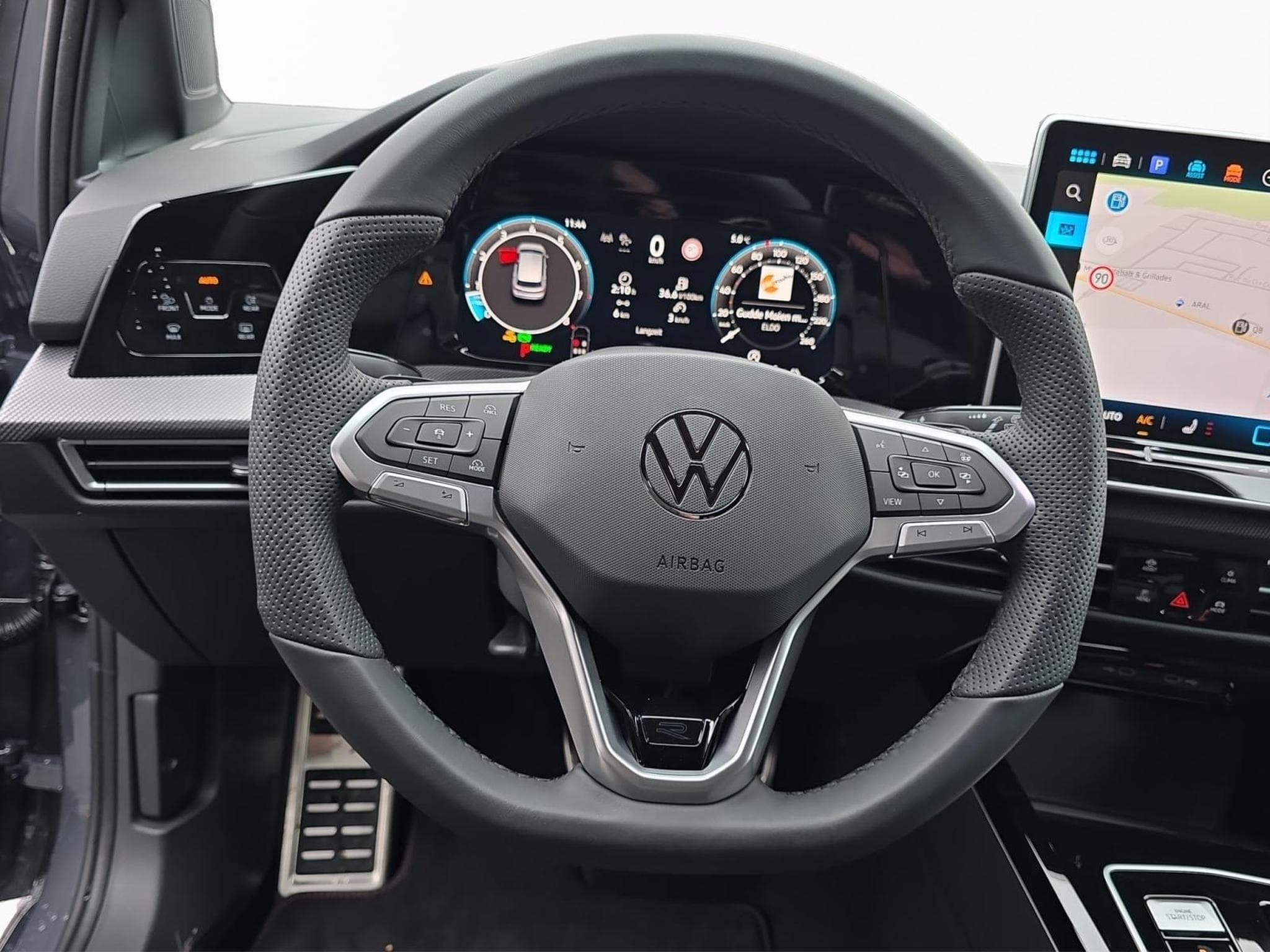 VW Golf R-Line (2026) - Photo 10