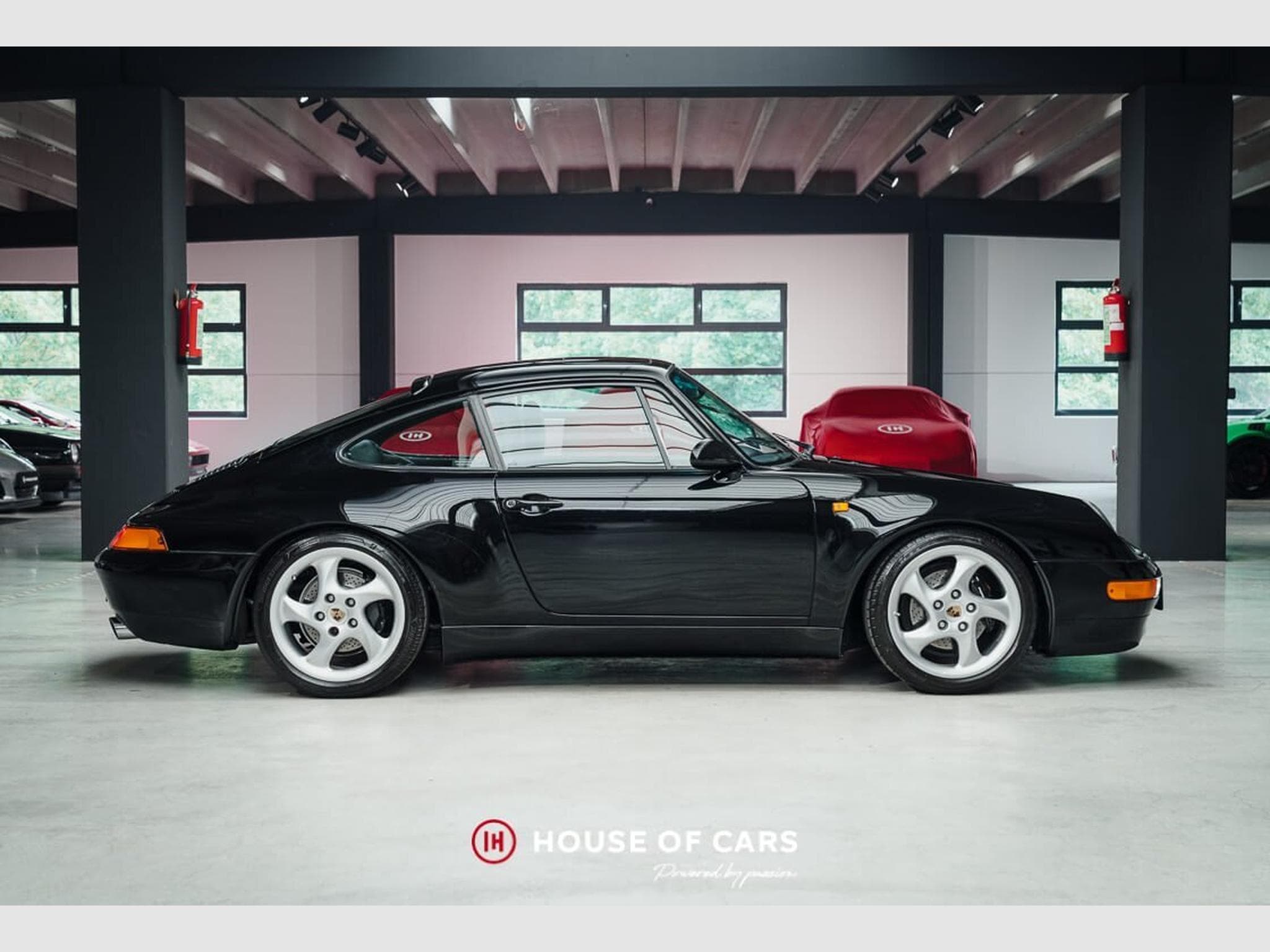 Porsche 911 993.1 Carrera Coupe - Manual - Black on Black - Best options (1994) - Photo 5