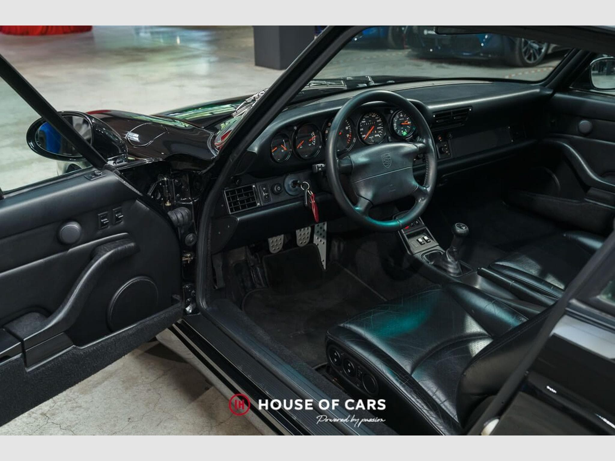 Porsche 911 993.1 Carrera Coupe - Manual - Black on Black - Best options (1994) - Photo 10