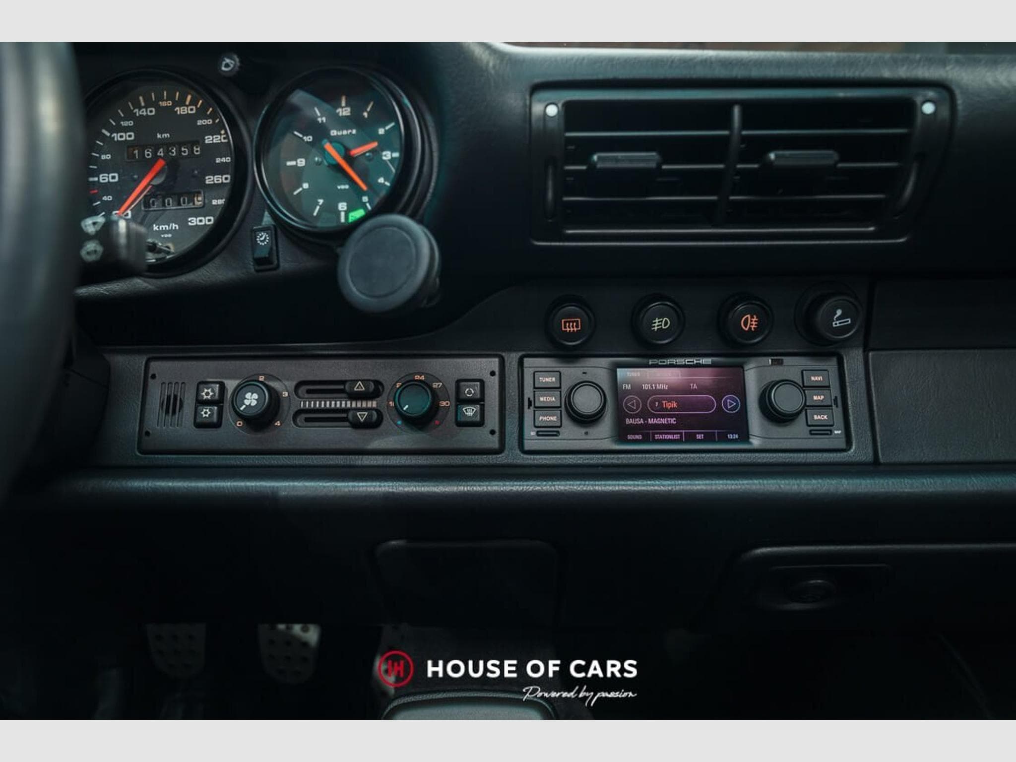 Porsche 911 993.1 Carrera Coupe - Manual - Black on Black - Best options (1994) - Photo 13