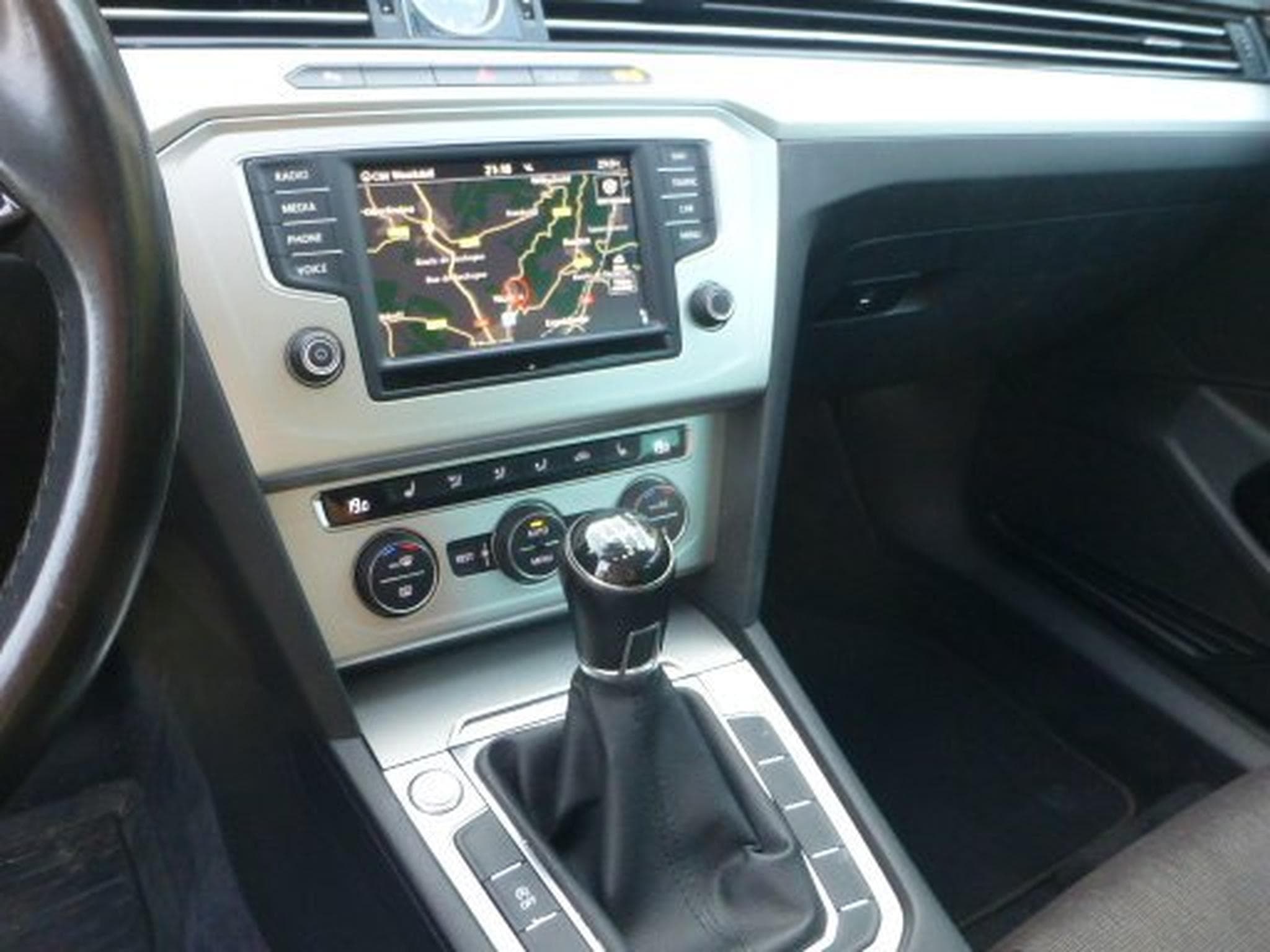 VW Passat Passat Variant (2015) - Foto 2