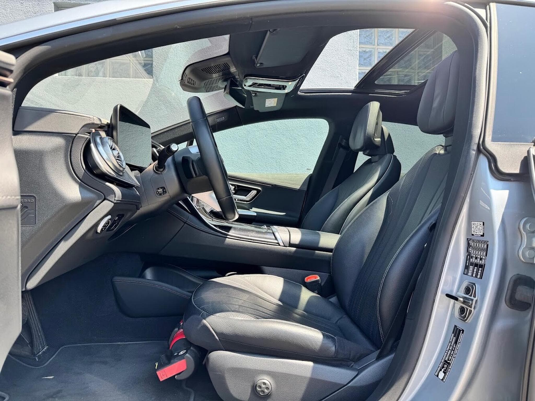 Mercedes EQE 350+ LUXURY LINE + 292 CV (2023) - Photo 3