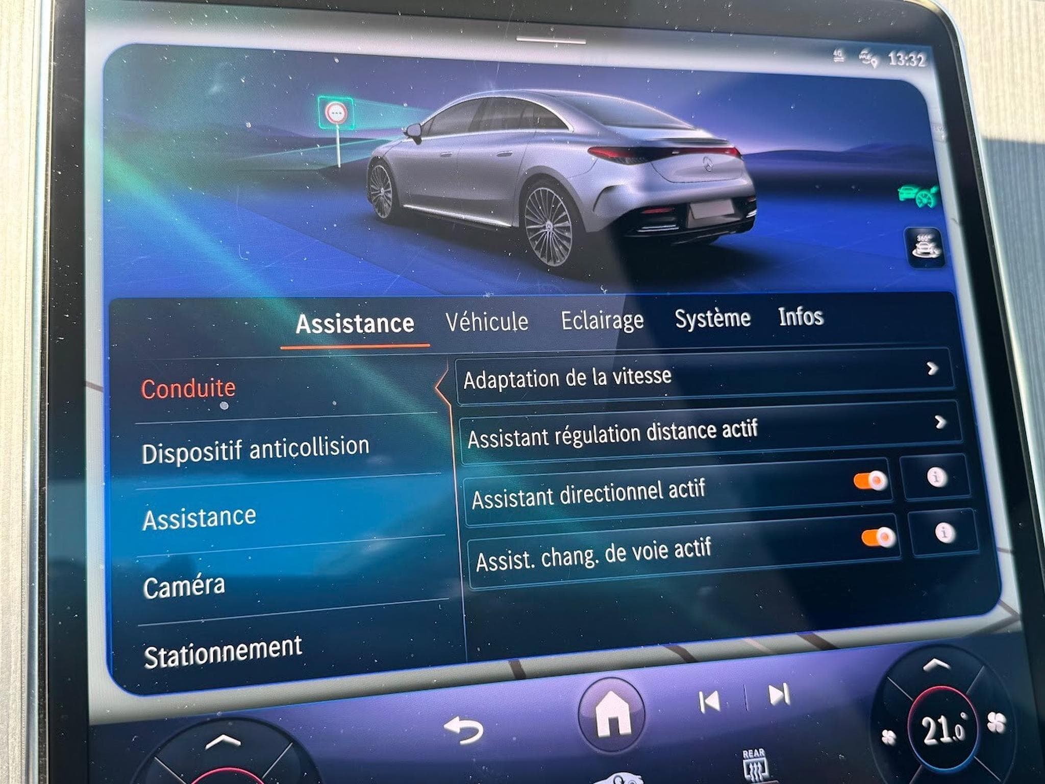 Mercedes EQE 350+ LUXURY LINE + 292 CV (2023) - Photo 9
