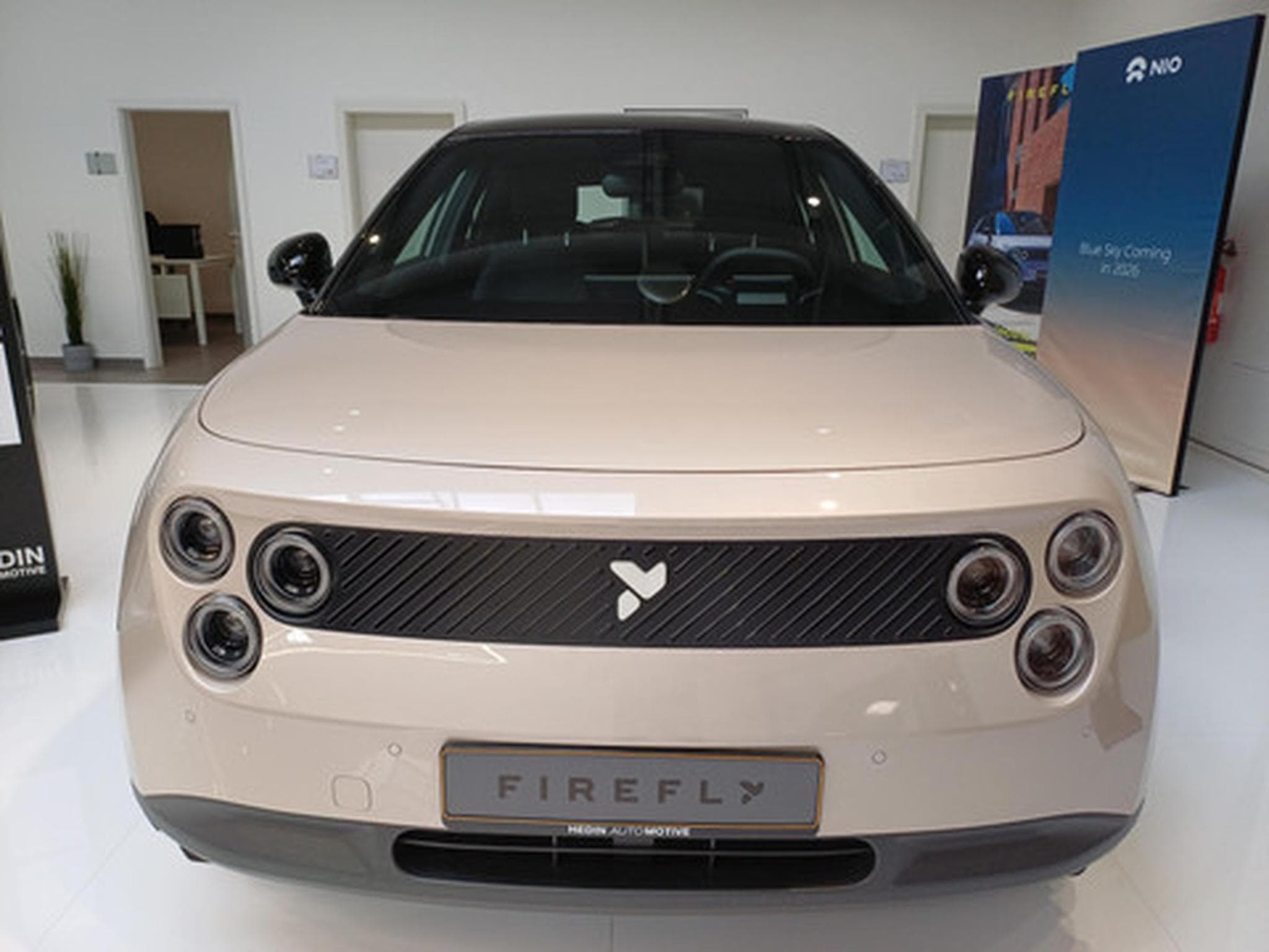 Firefly Select (2026) - Photo 1