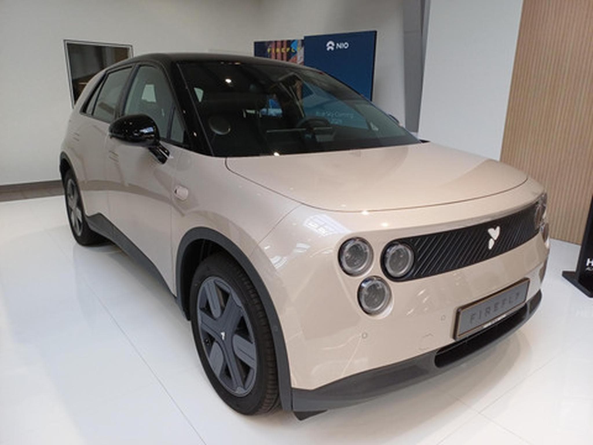 Firefly Select (2026) - Photo 2