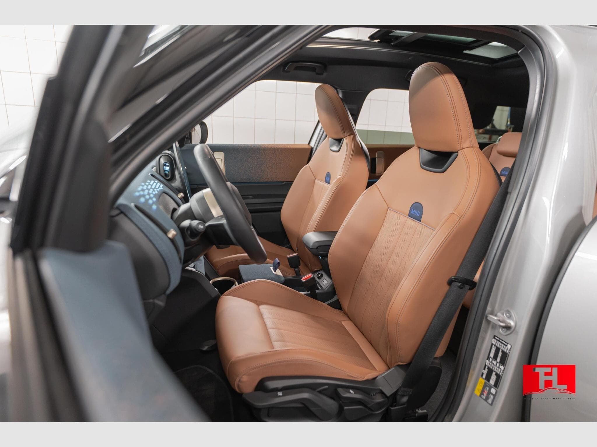Mini Countryman Countryman E (Cooper) Leather/Pano/H (2024) - Photo 4