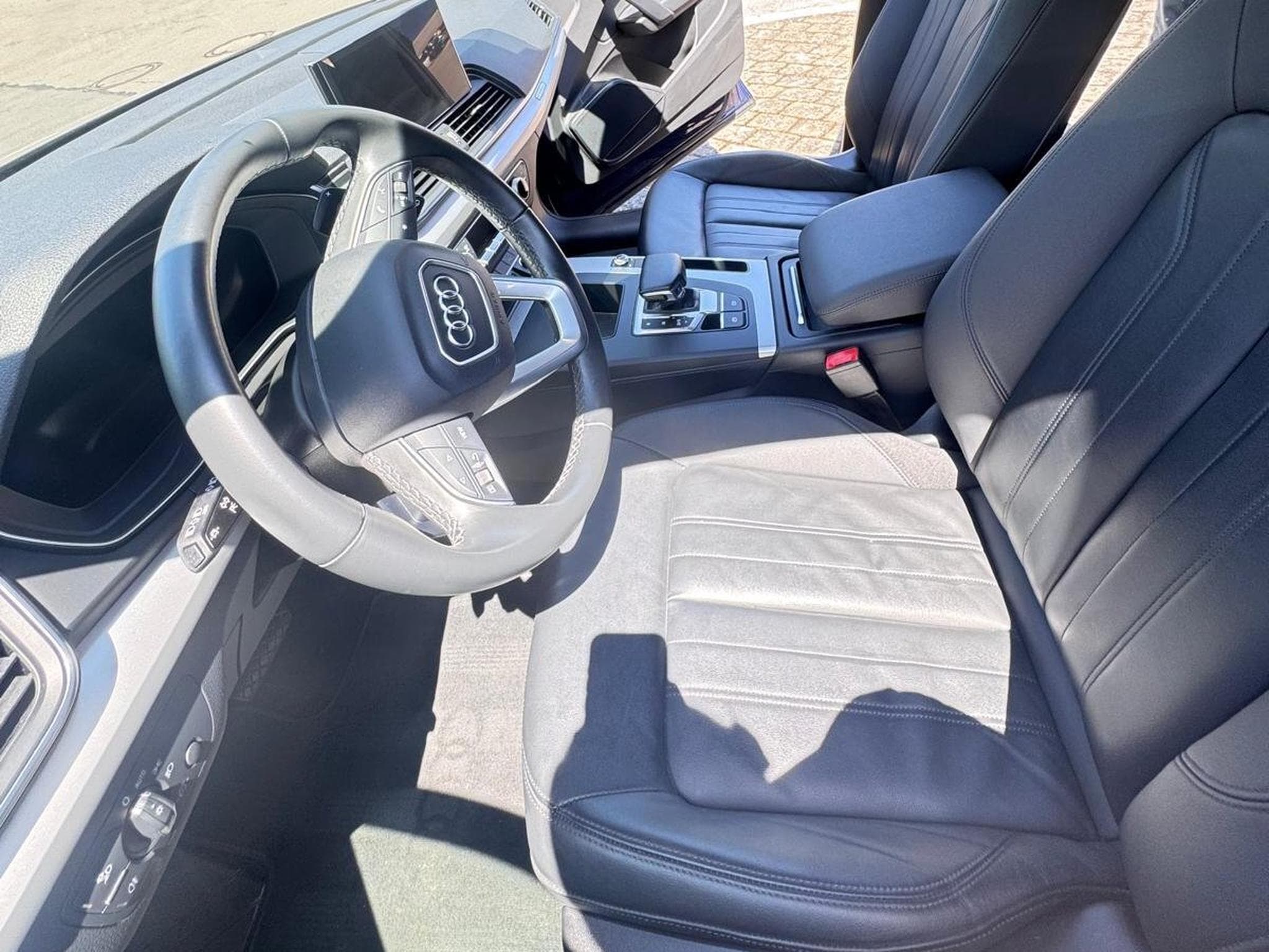 Audi Q5 S-line (2022) - Photo 13