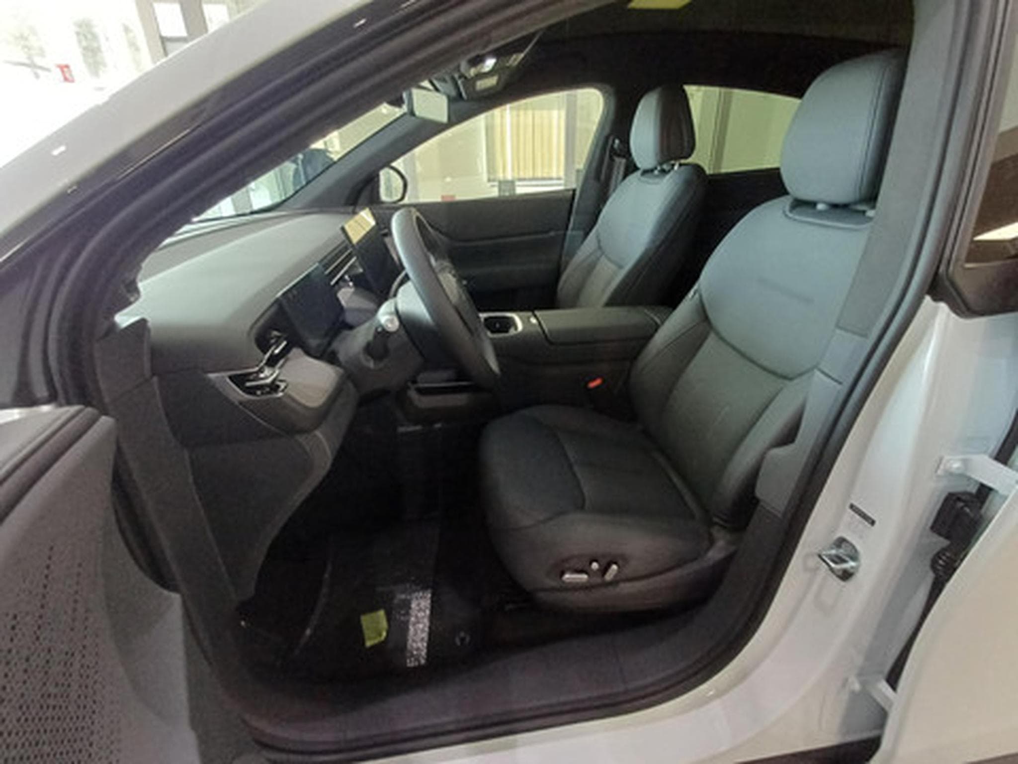 XPENG G6 BEV 81KWH Long Range RWD (2025) - Photo 8