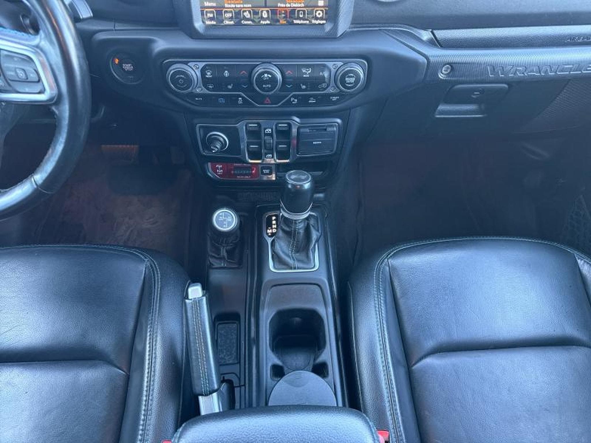 Jeep Wrangler SAHARA / Hybride (2022) - Foto 13